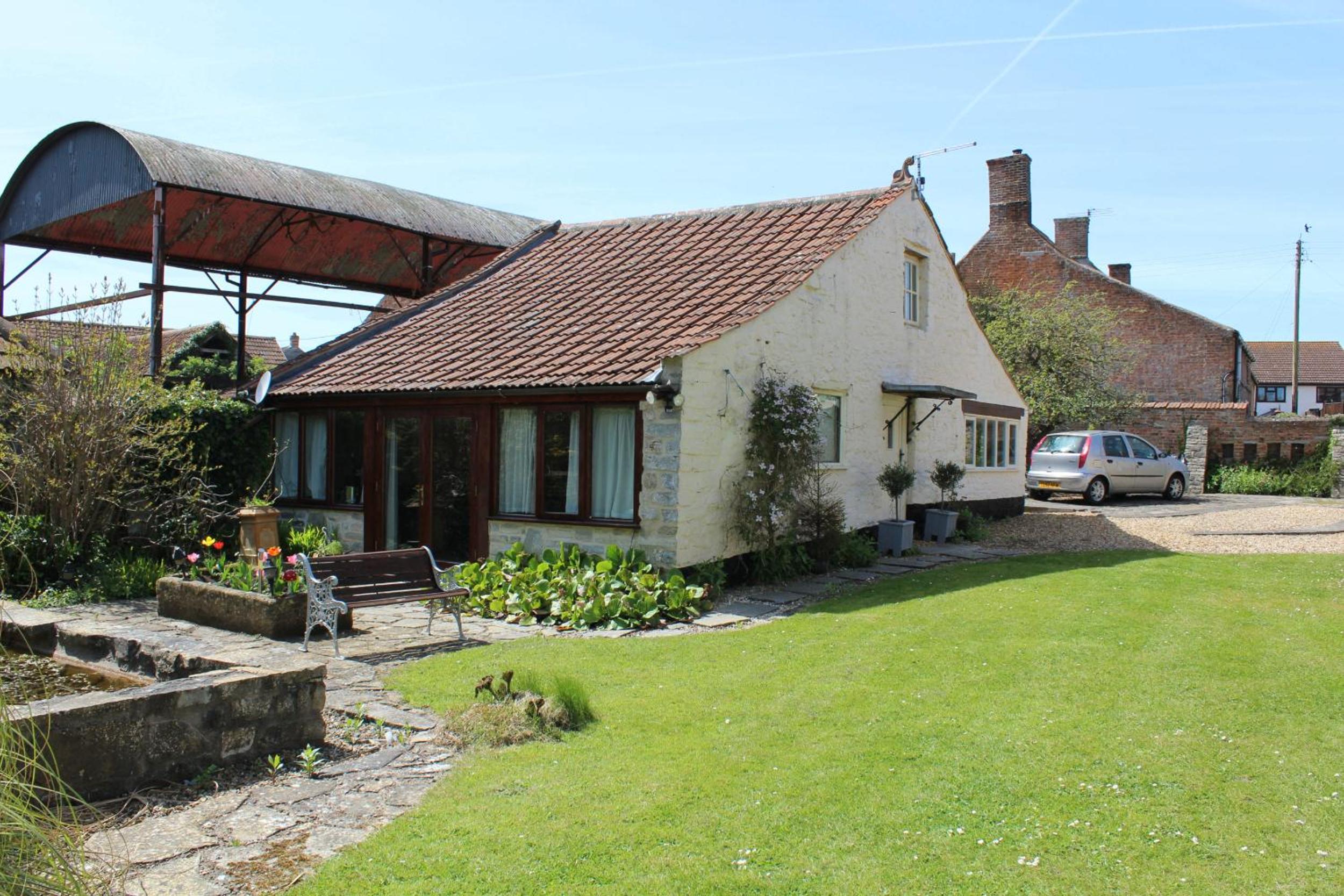 Little England Retreats - Cottage, Yurt and Shepherd Huts