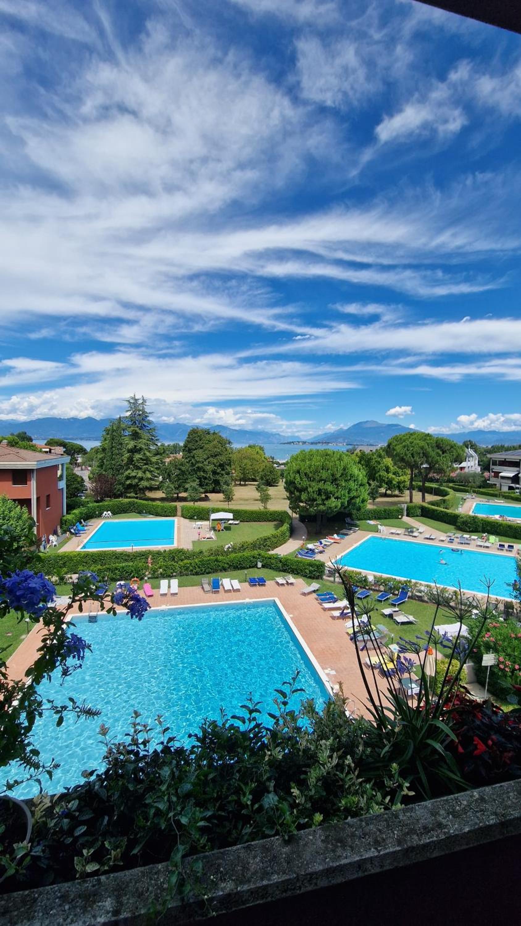 Gloria Vista Lago