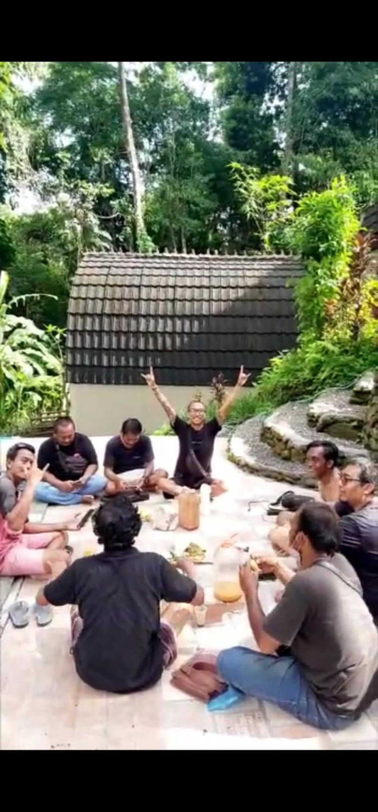Jungle River 5 BR Villa- Pool, Yoga, Tubing Near Ubud