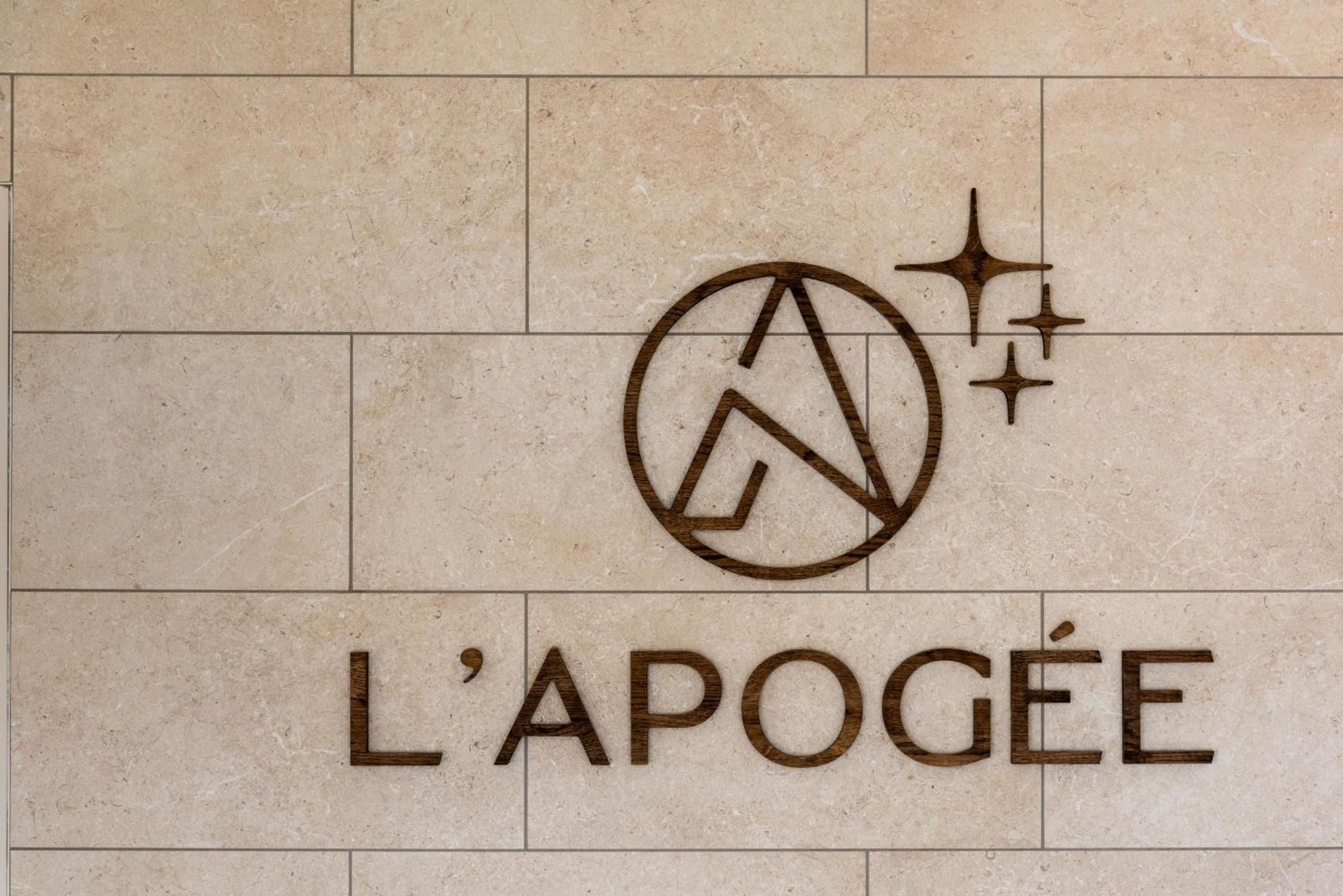 Apogee