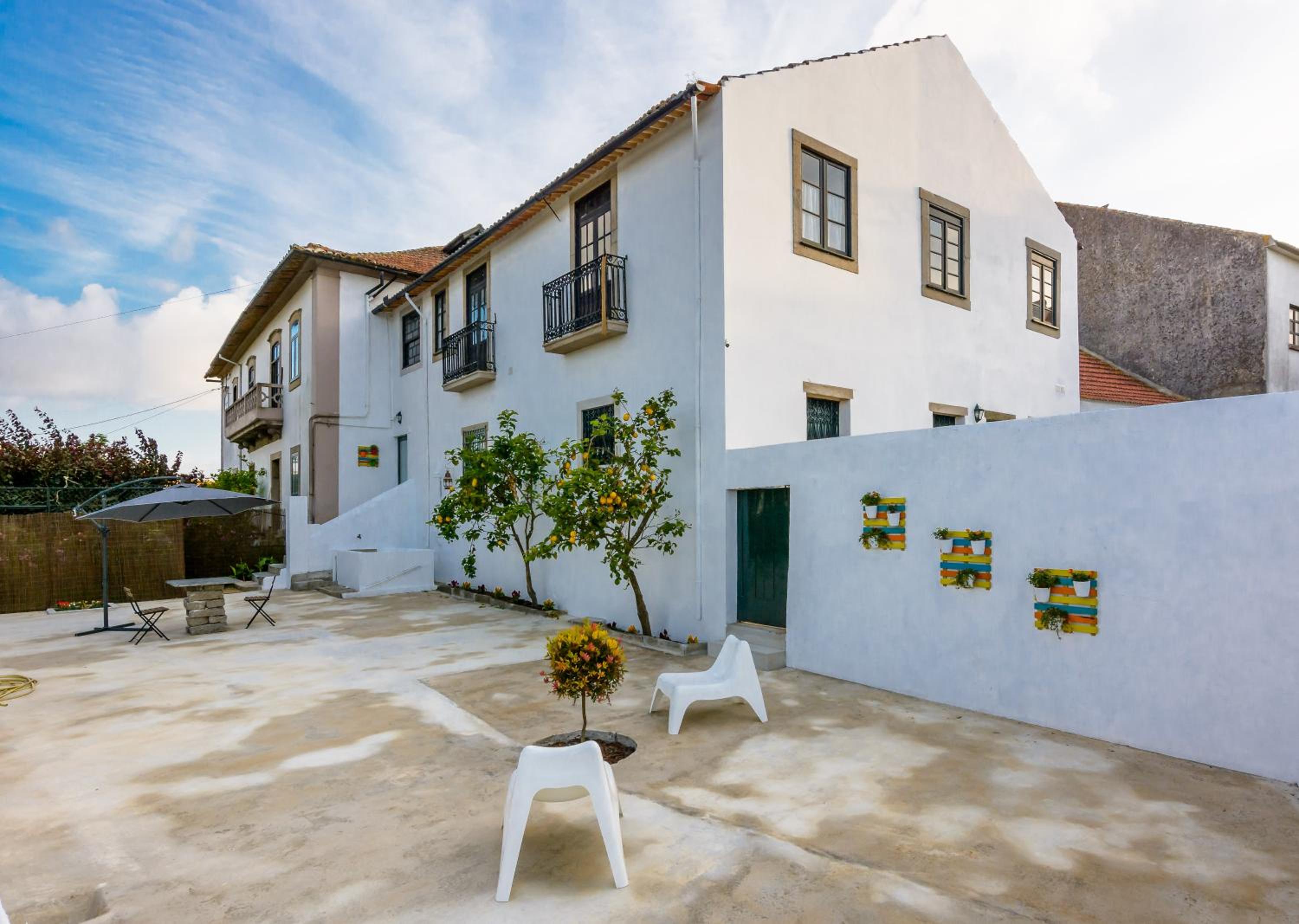 S. Thomé Apts