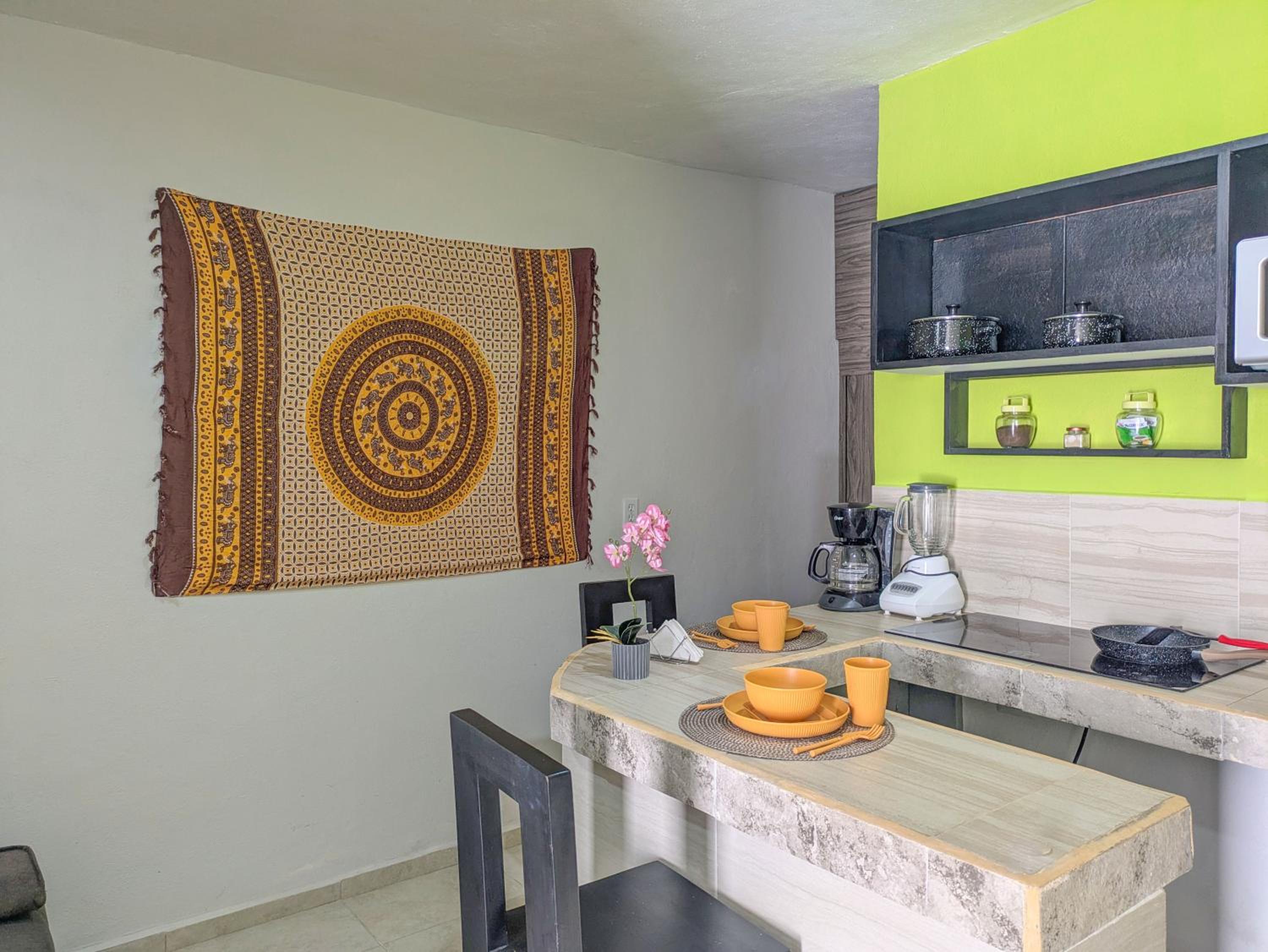 2 Spacious Suites King Beds Sleep 8 500m Kid Friendly Beach Kitchen AC Fast WiFi 3B4B