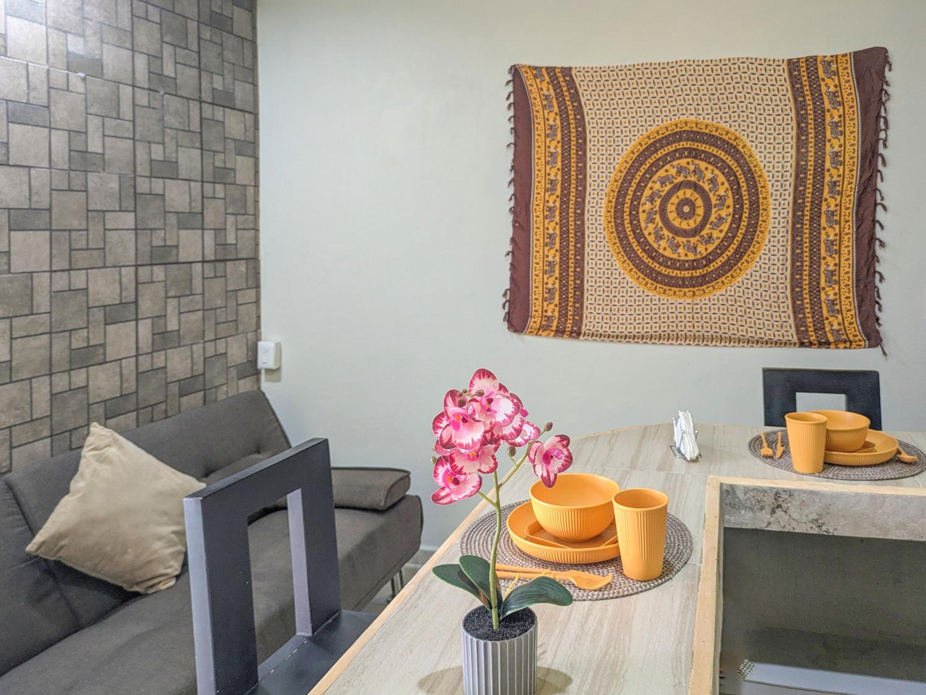2 Spacious Suites King Beds Sleep 8 500m Kid Friendly Beach Kitchen AC Fast WiFi 3B4B