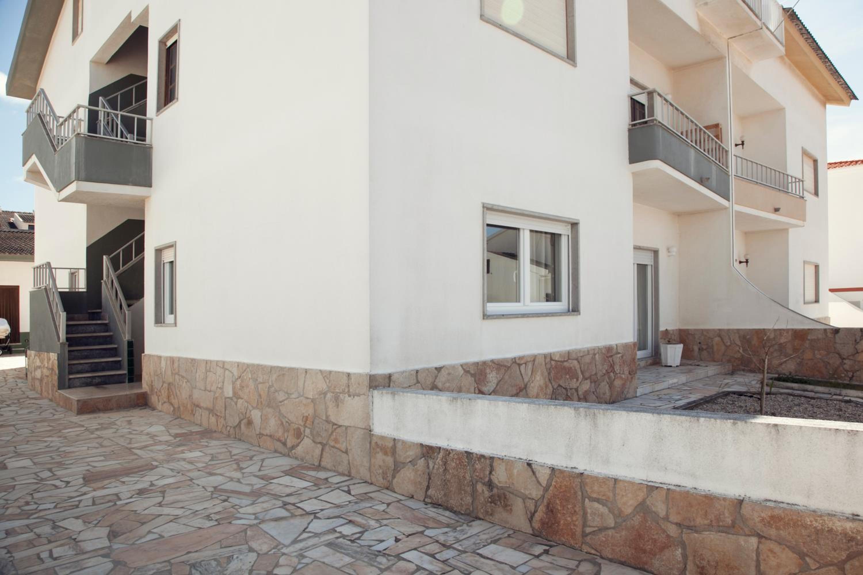 Mare Cheia (High Tide) Beach and Surf Apartments - main view