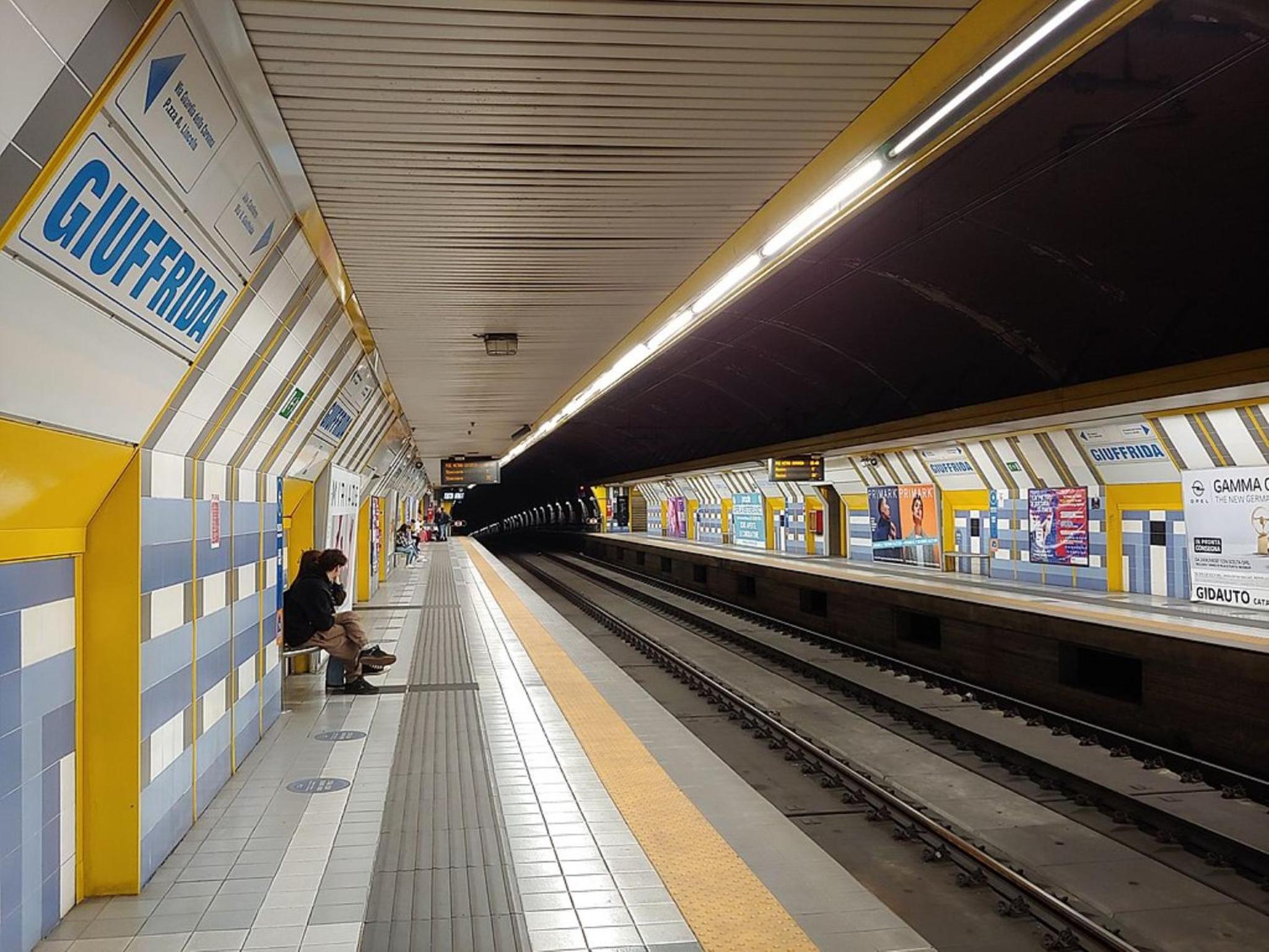 Giatì Studio - Cortile Privato & Metro