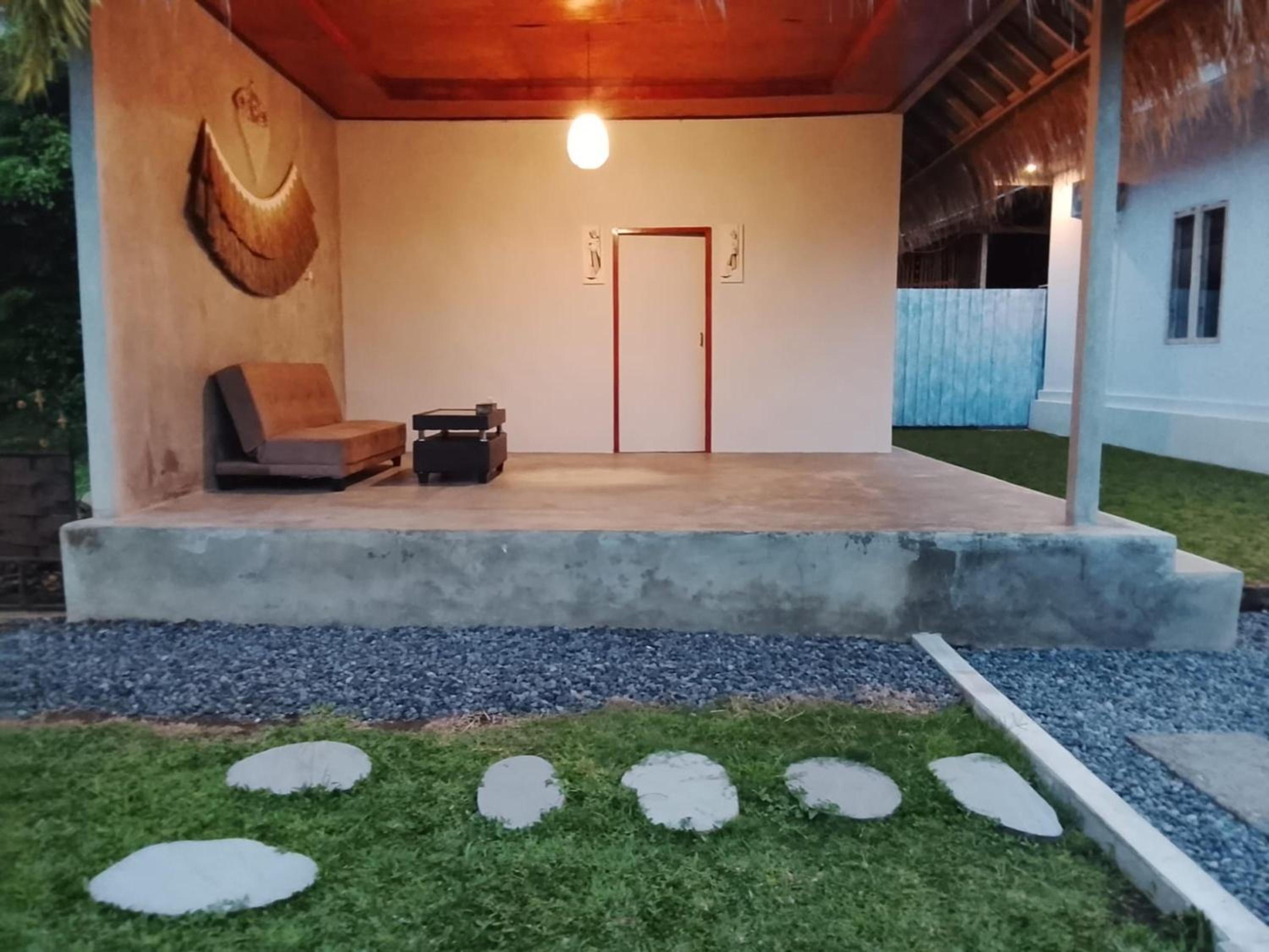 Queenara Local House
