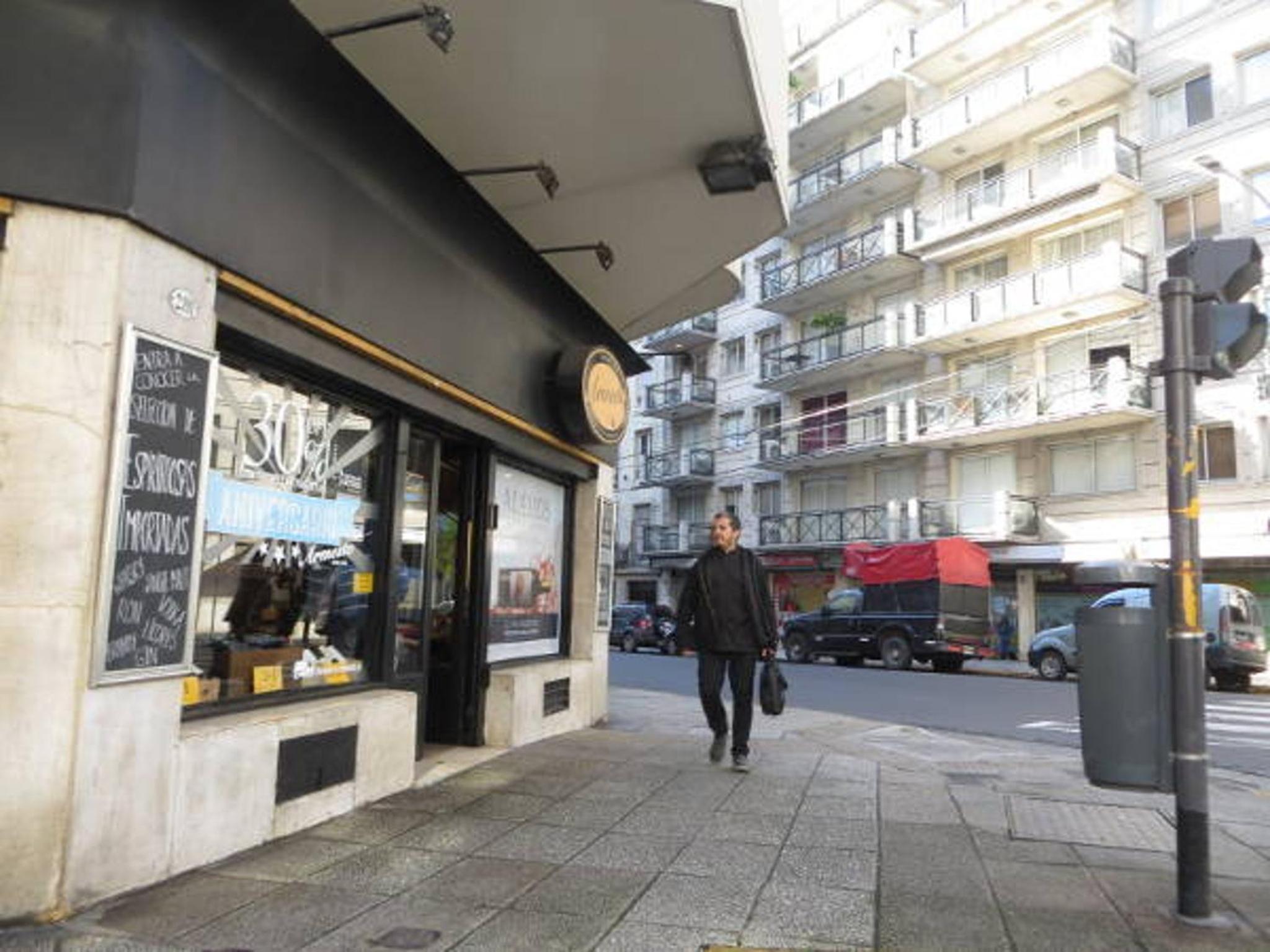 Sunny Recoleta Apartment