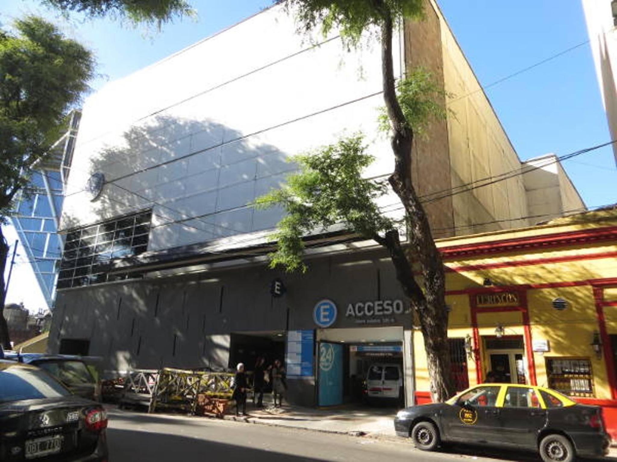 Sunny Recoleta Apartment