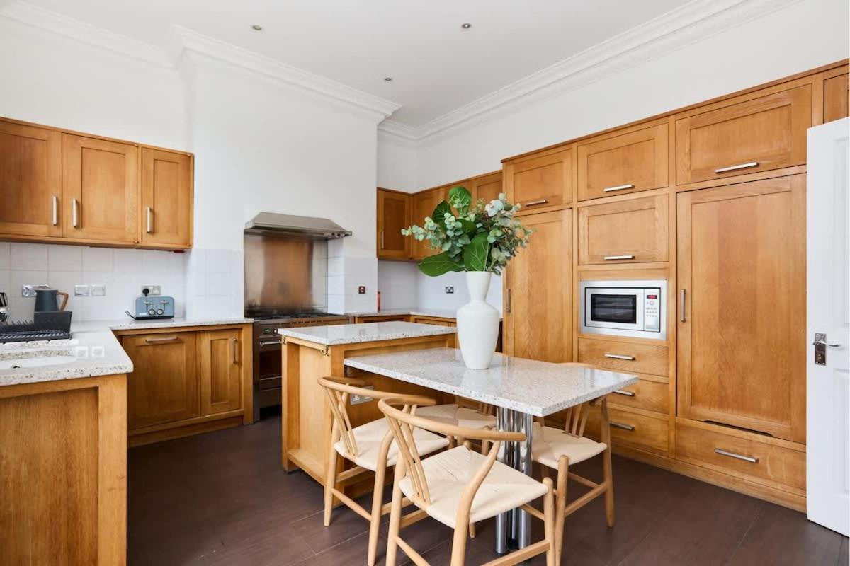 The Hampstead Getaway