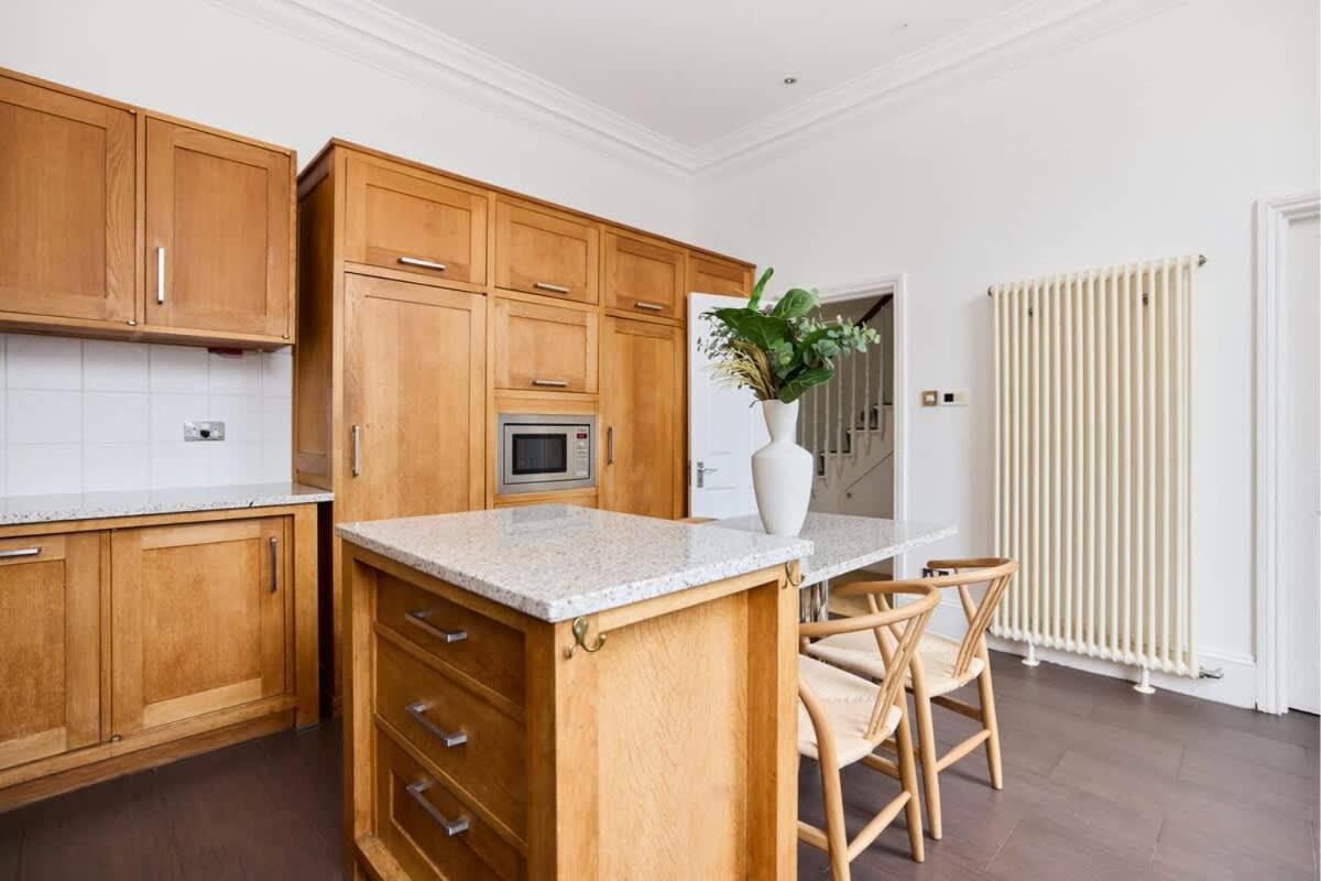 The Hampstead Getaway