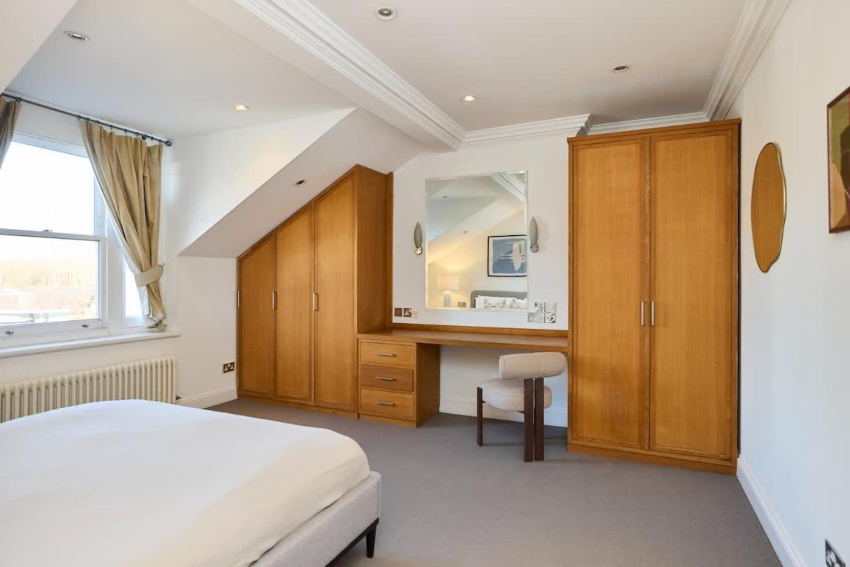 The Hampstead Getaway