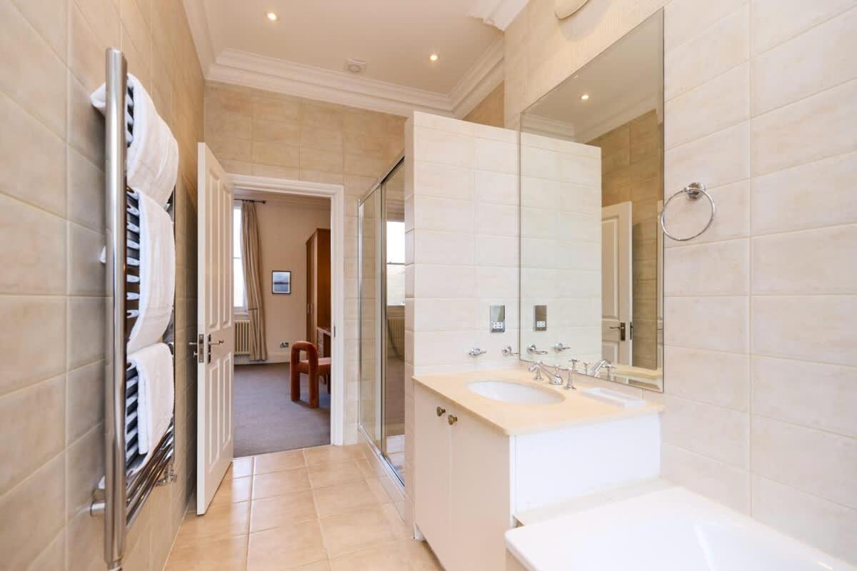The Hampstead Getaway