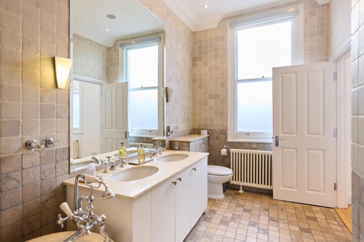 The Hampstead Getaway