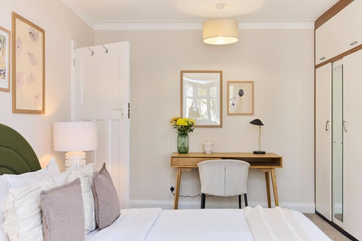 The Randall Retreat - Spacious 4BDR Home with Garden