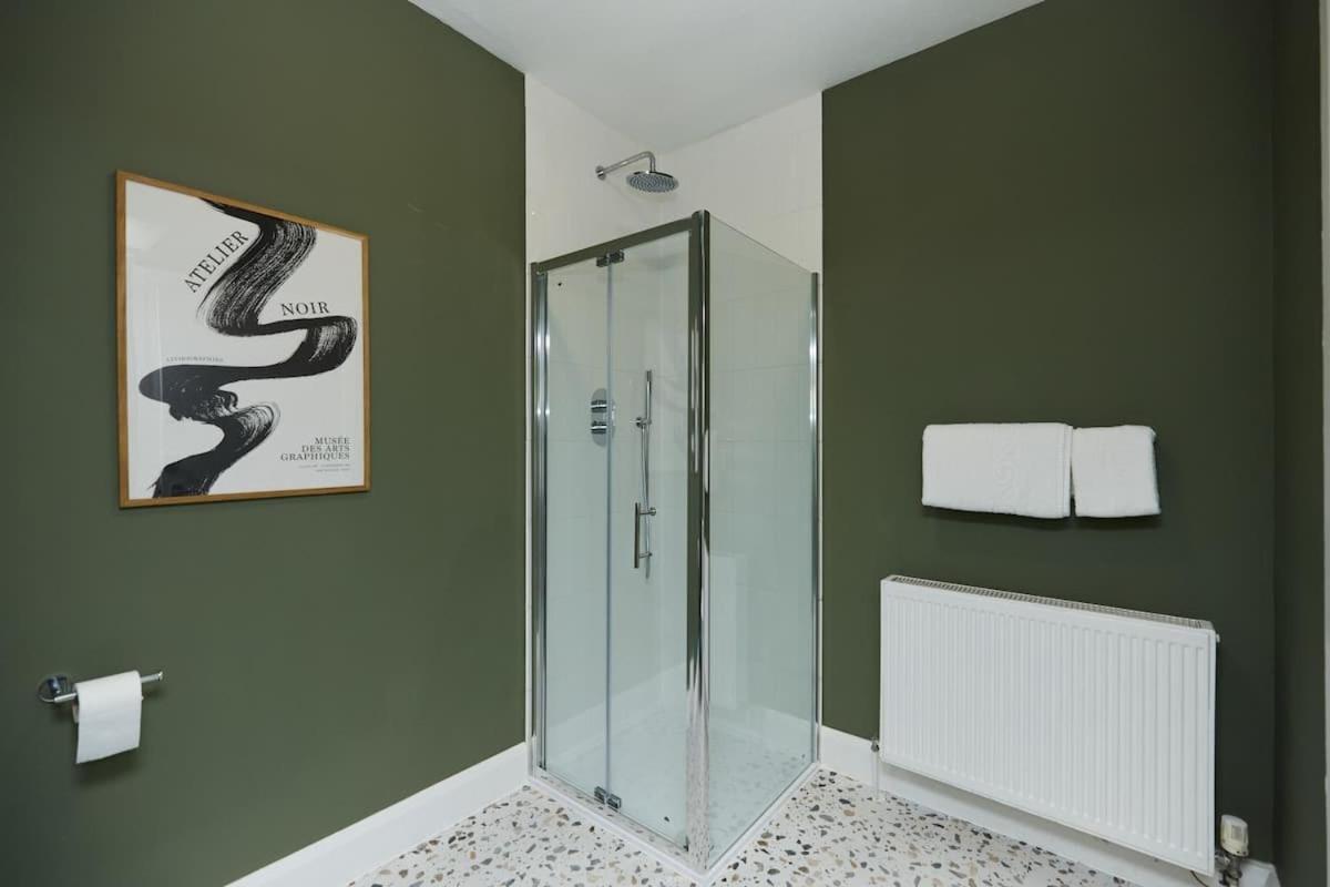 The Randall Retreat - Spacious 4BDR Home with Garden