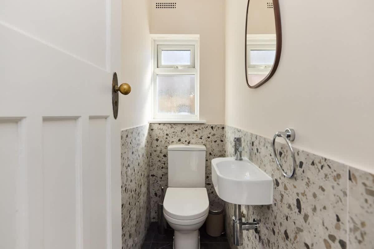 The Randall Retreat - Spacious 4BDR Home with Garden