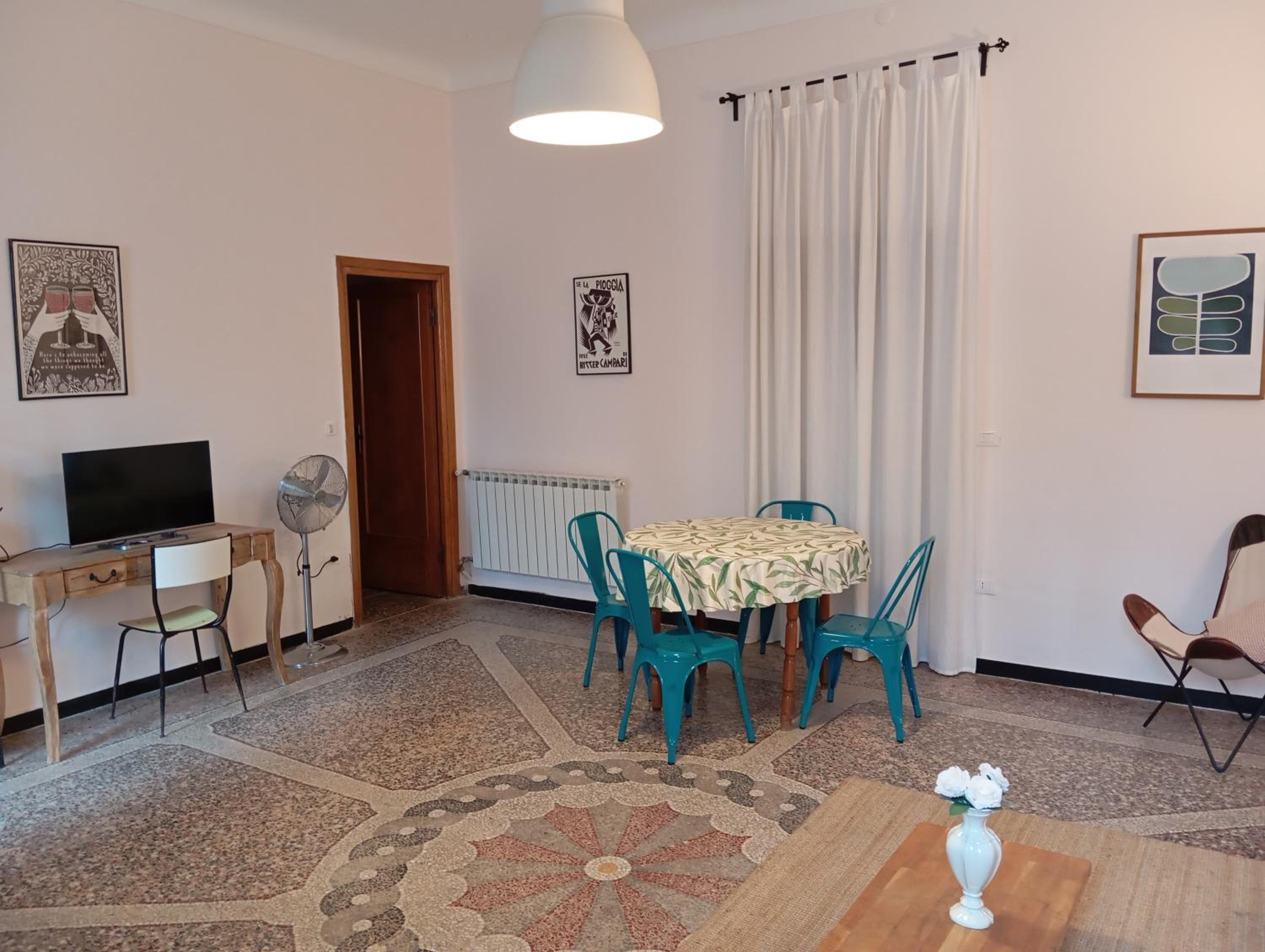 Medieval Pieve, holiday home with garden, WiFi & parking