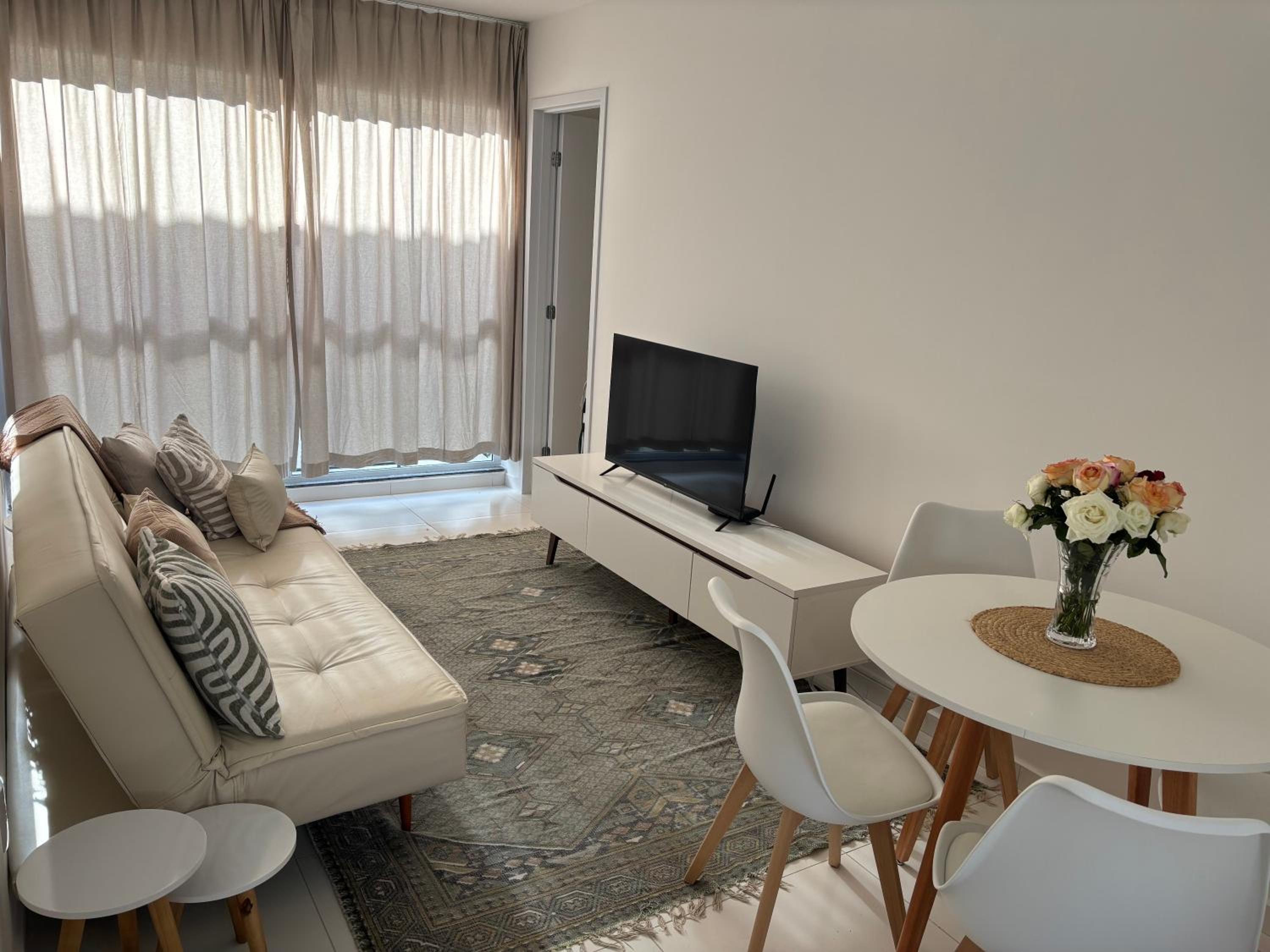 Apto moderno com estrutura de Resort a 4 min da Olivia Flores