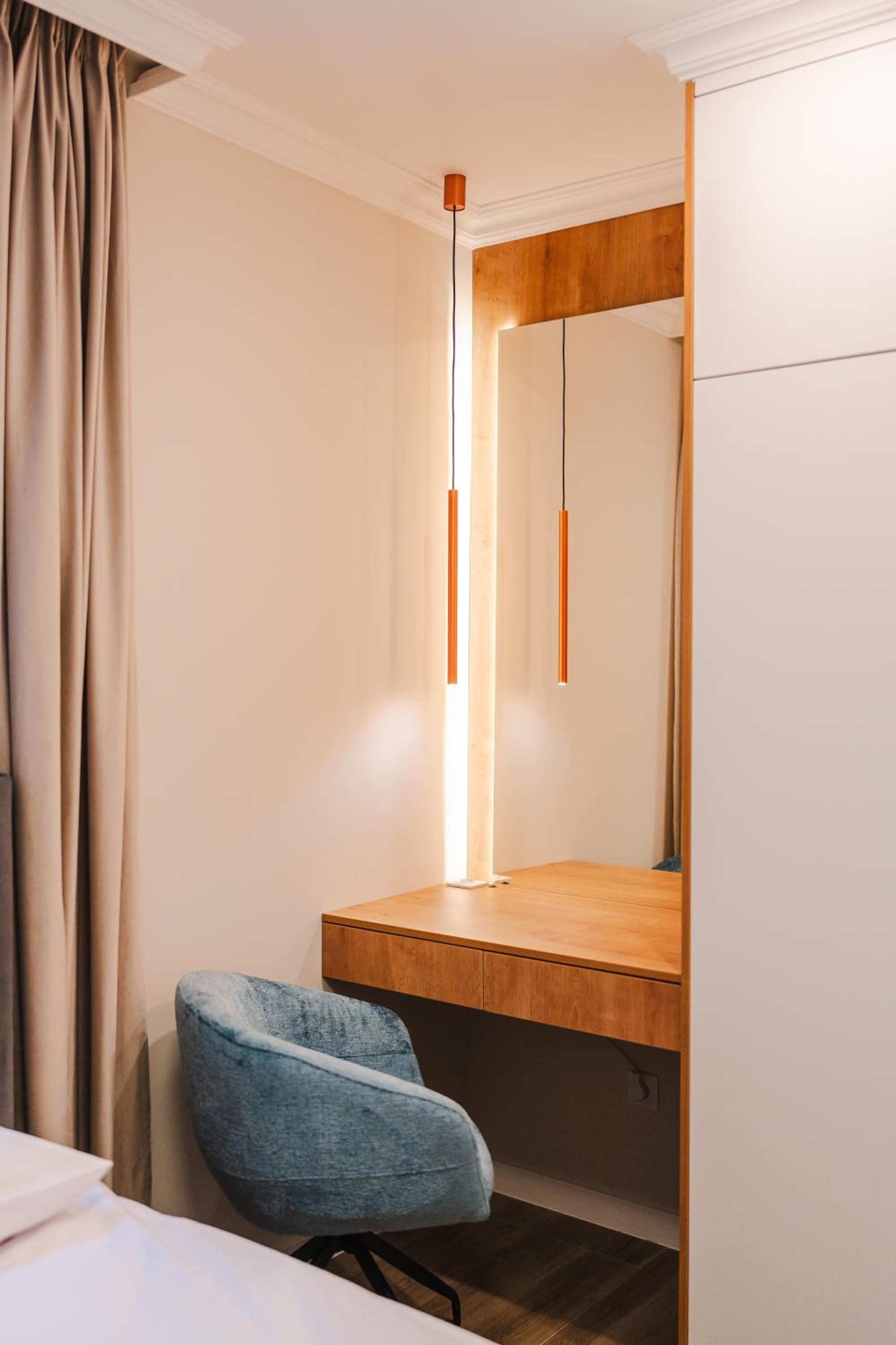 Elegant 2BR Escape - Zorilor Charm with Parking