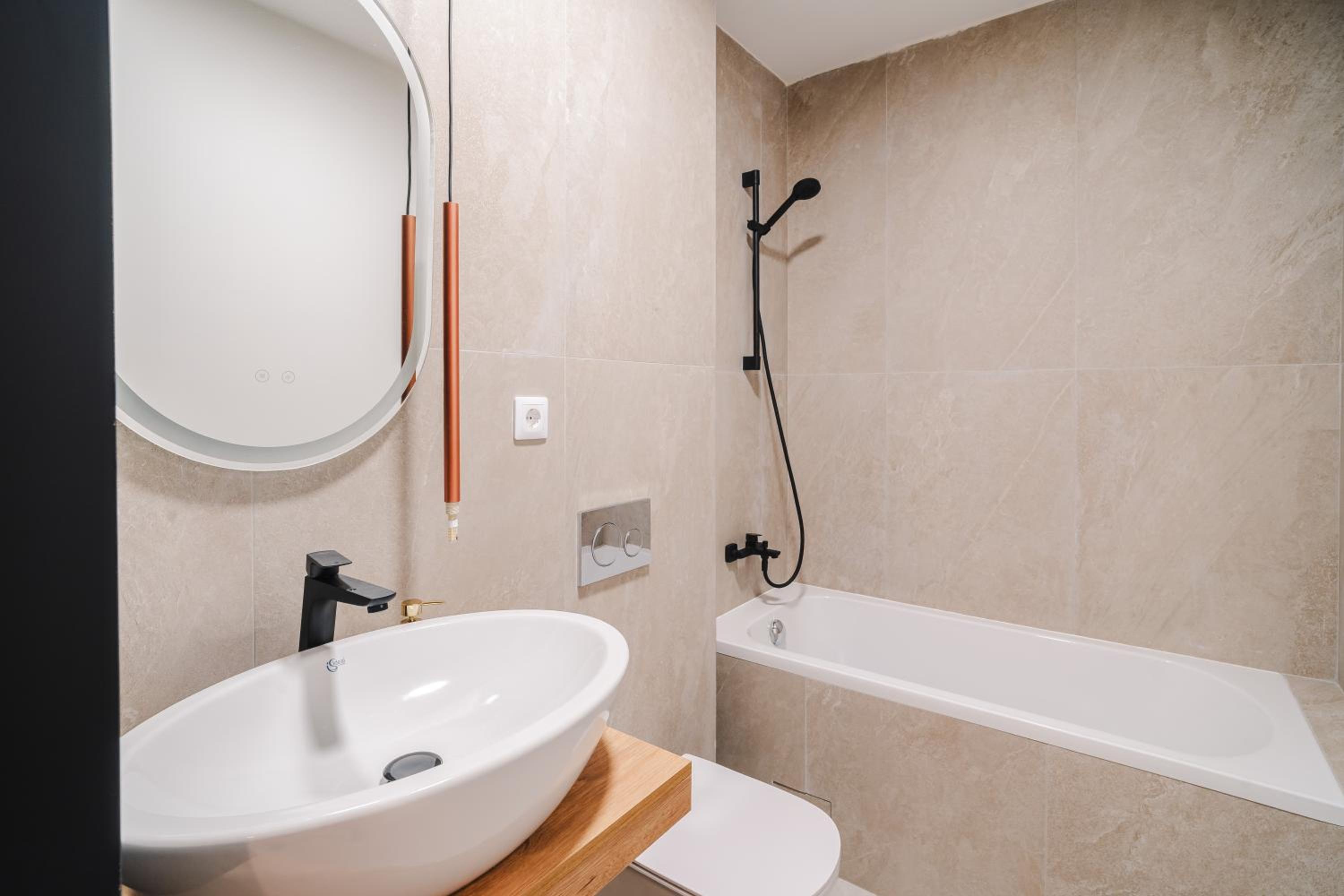 Elegant 2BR Escape - Zorilor Charm with Parking