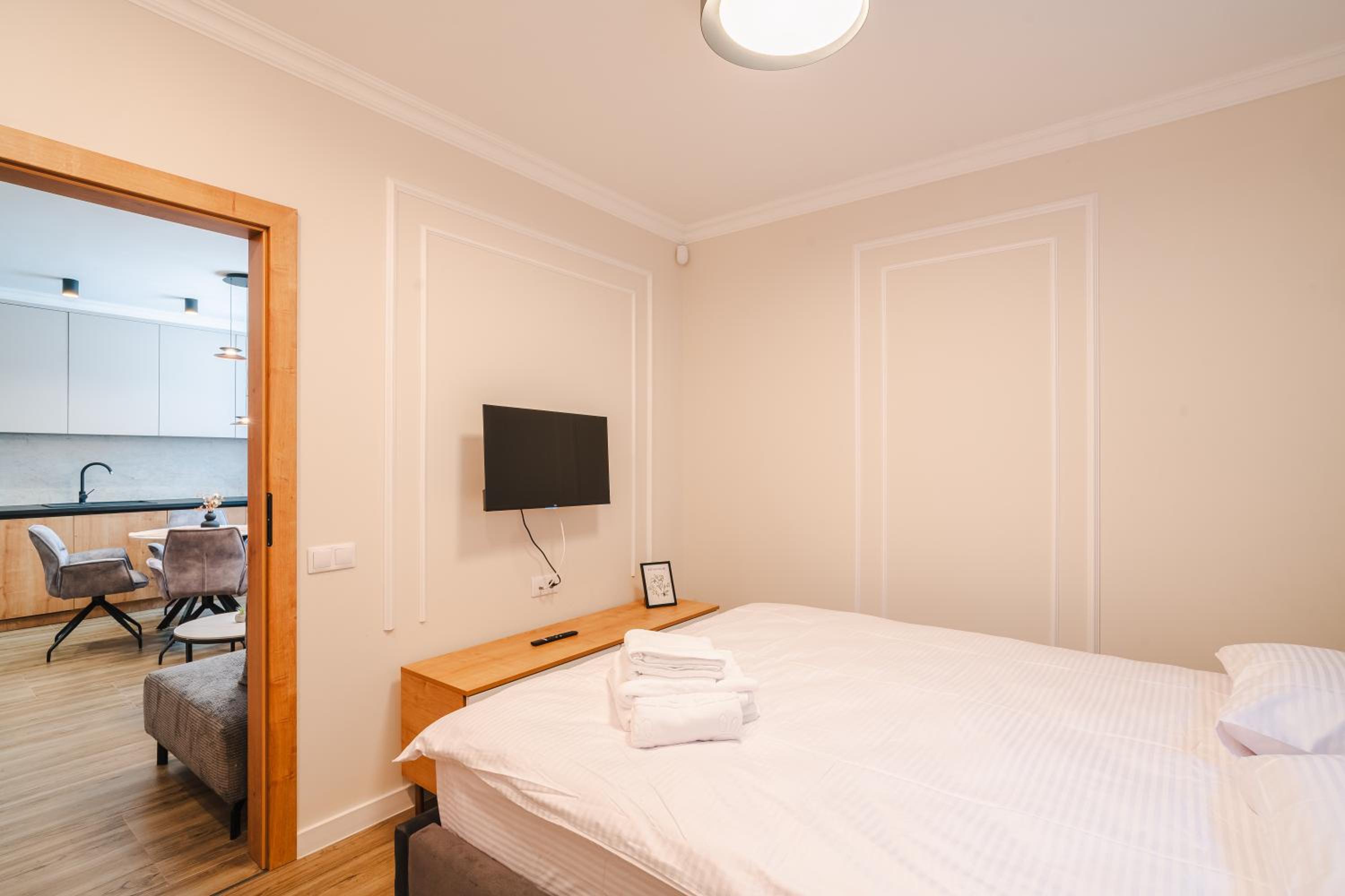 Elegant 2BR Escape - Zorilor Charm with Parking