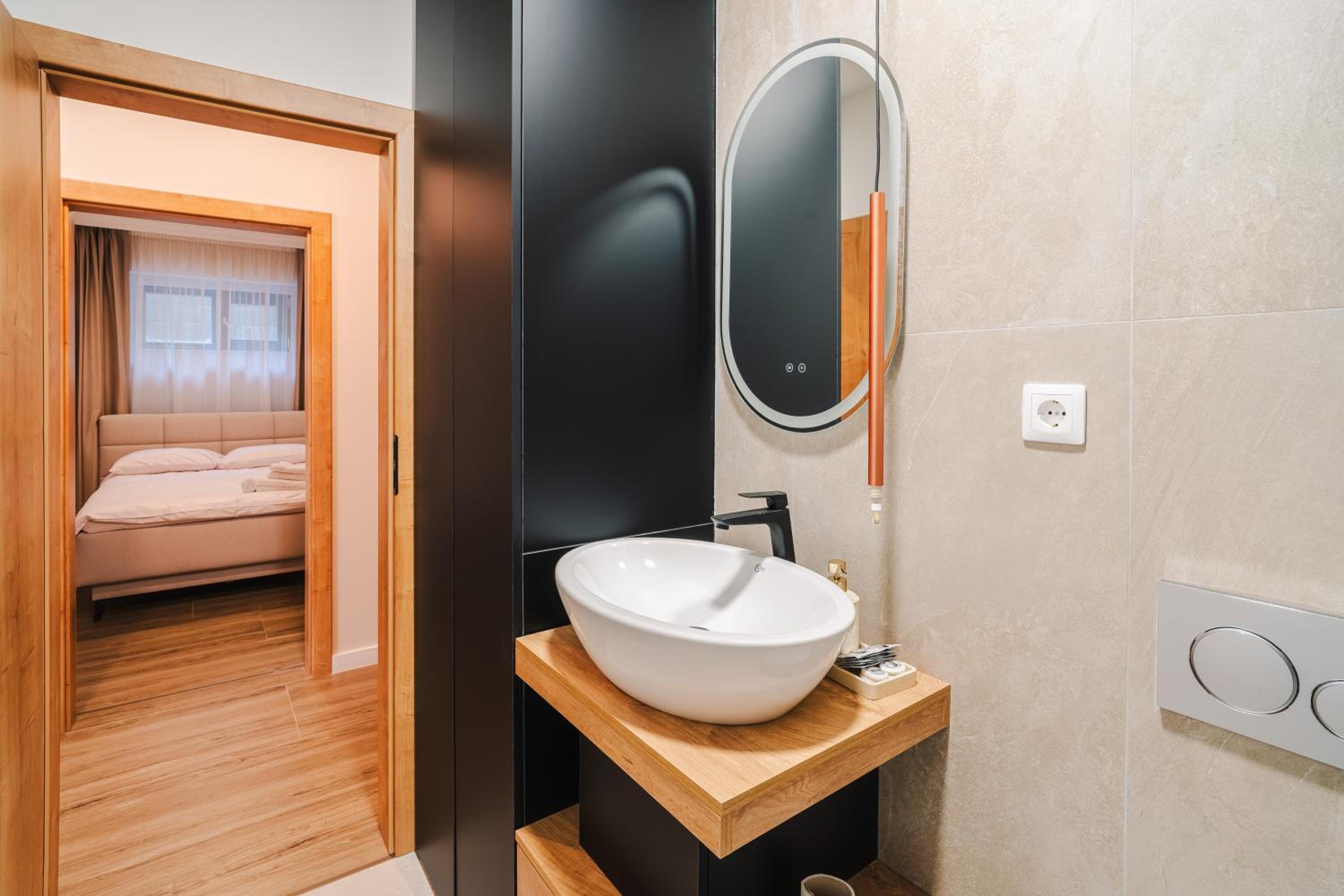 Elegant 2BR Escape - Zorilor Charm with Parking