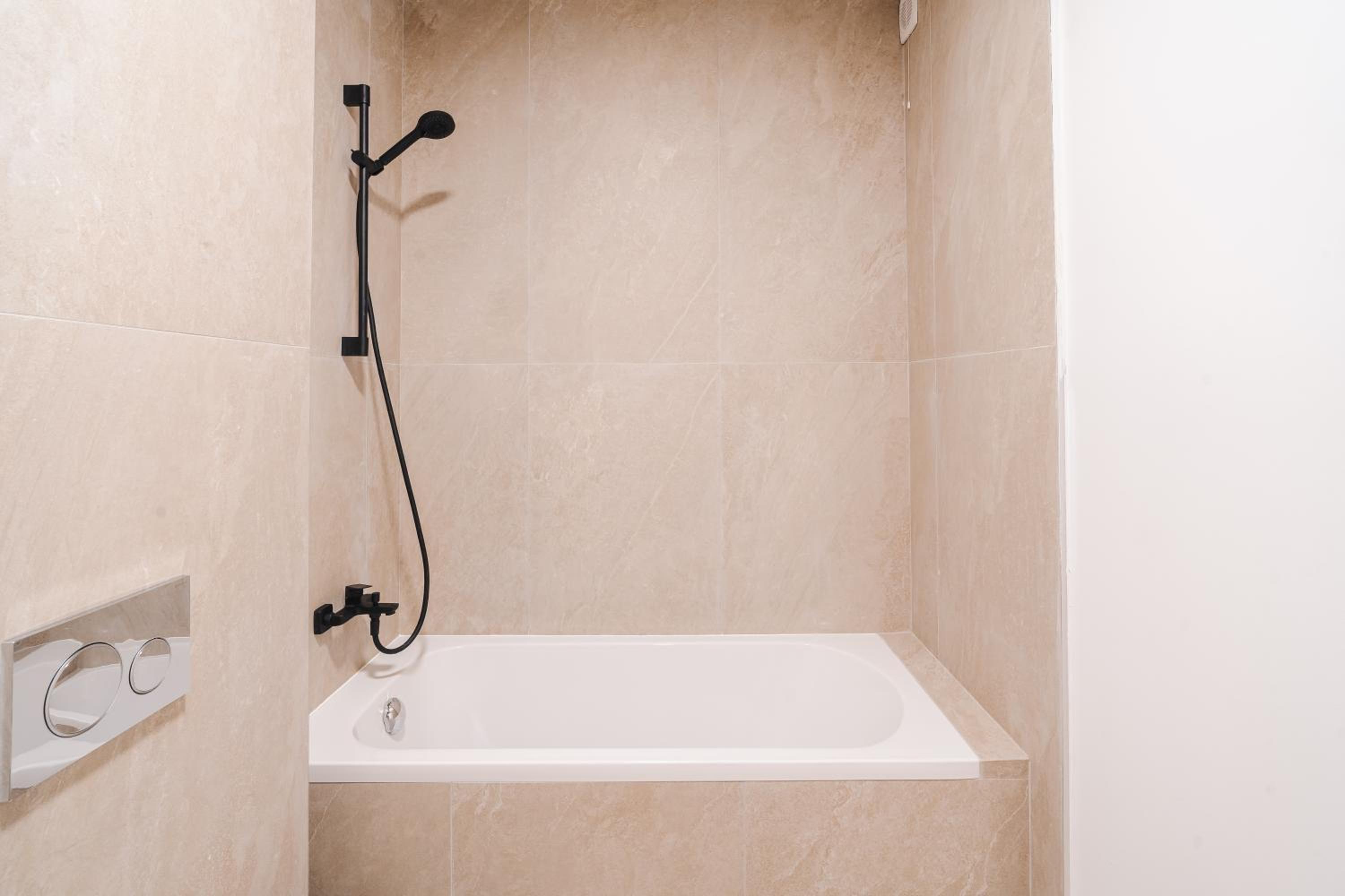 Elegant 2BR Escape - Zorilor Charm with Parking