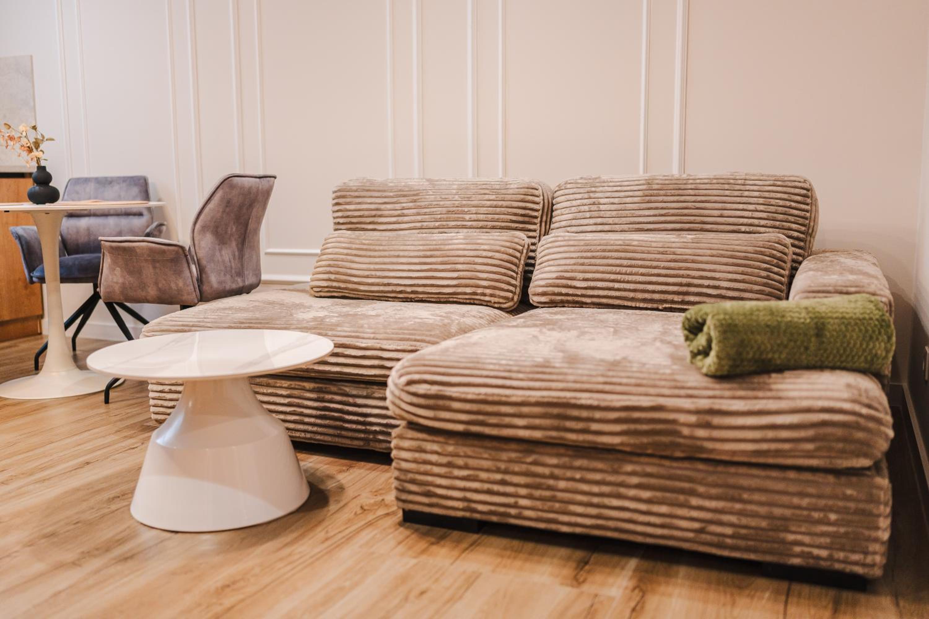 Chic 1BR with Office - Calm, Cool & Connected
