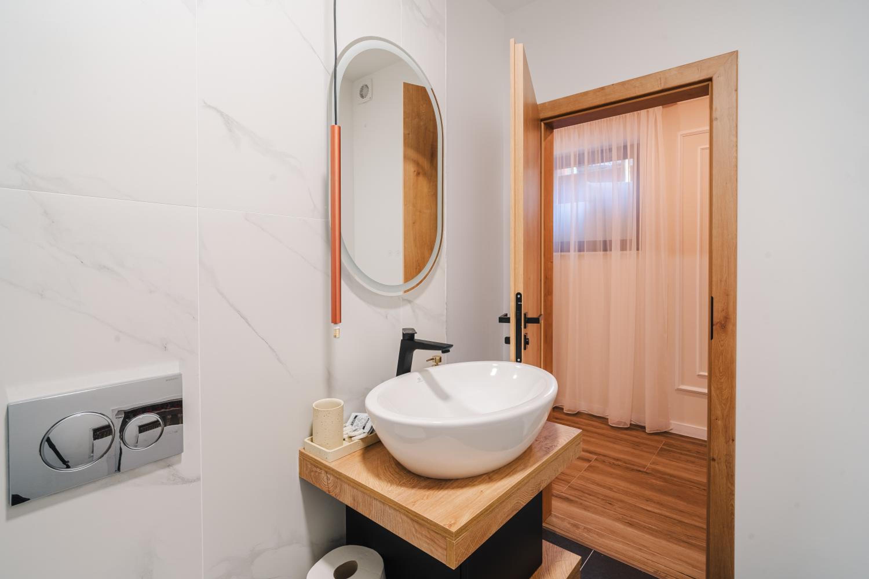 Chic 1BR with Office - Calm, Cool & Connected