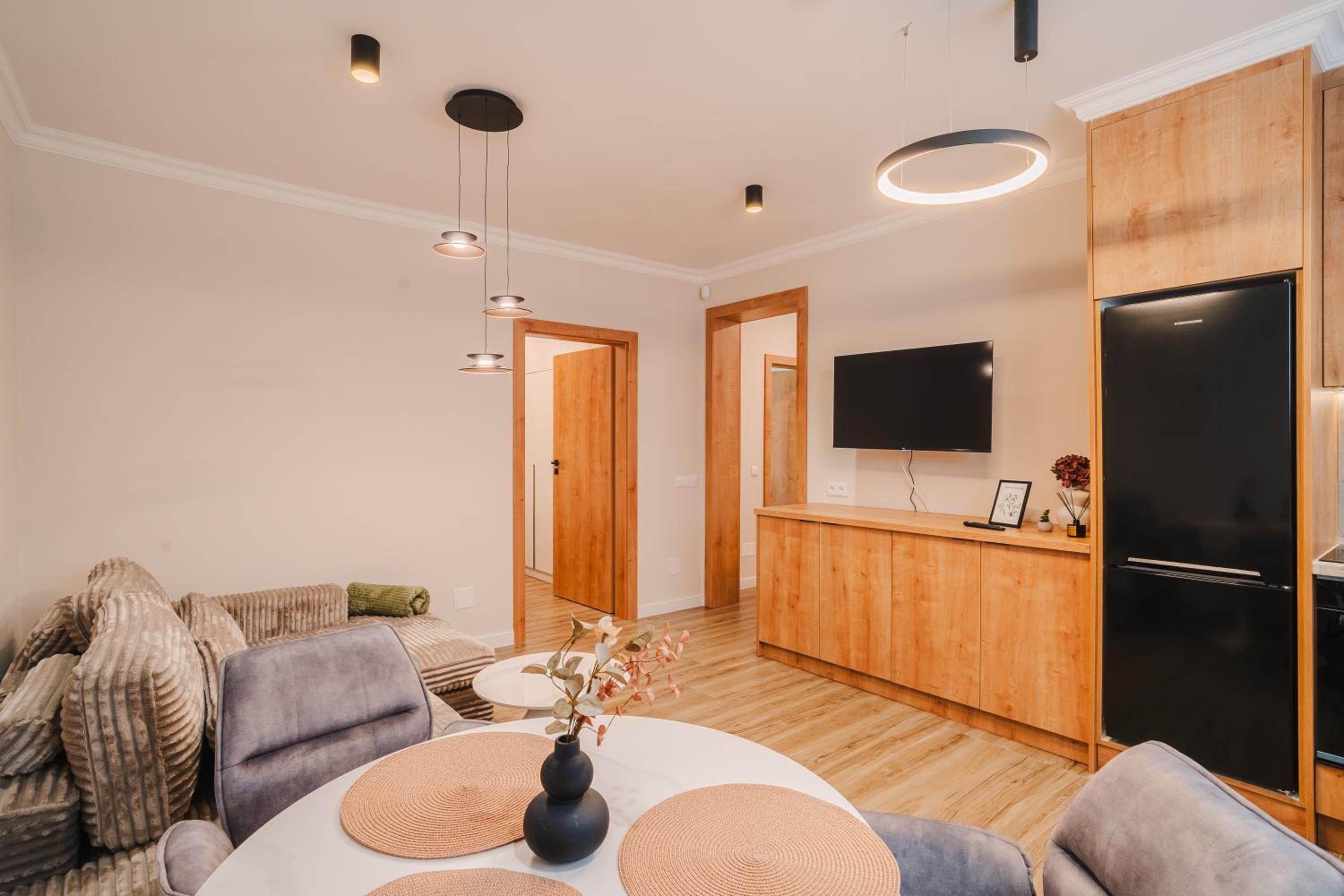 Chic 1BR with Office - Calm, Cool & Connected