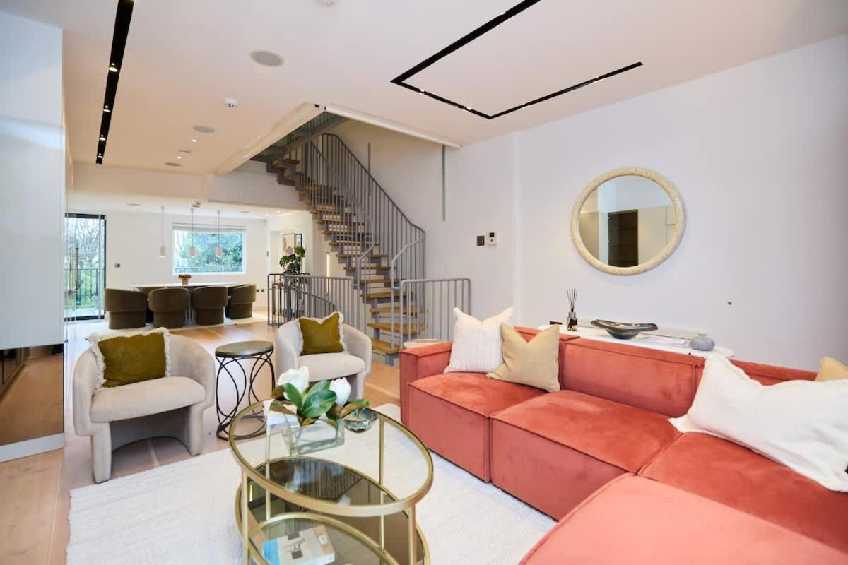 The Hamilton Gardens Hideaway - Modern 4BDR Home with Garden