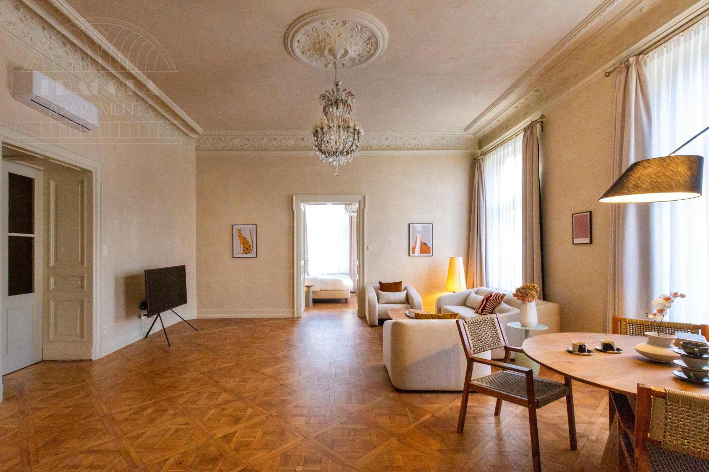 Fragola Apartments Le Jardin - classy, spacious Old Town apartments