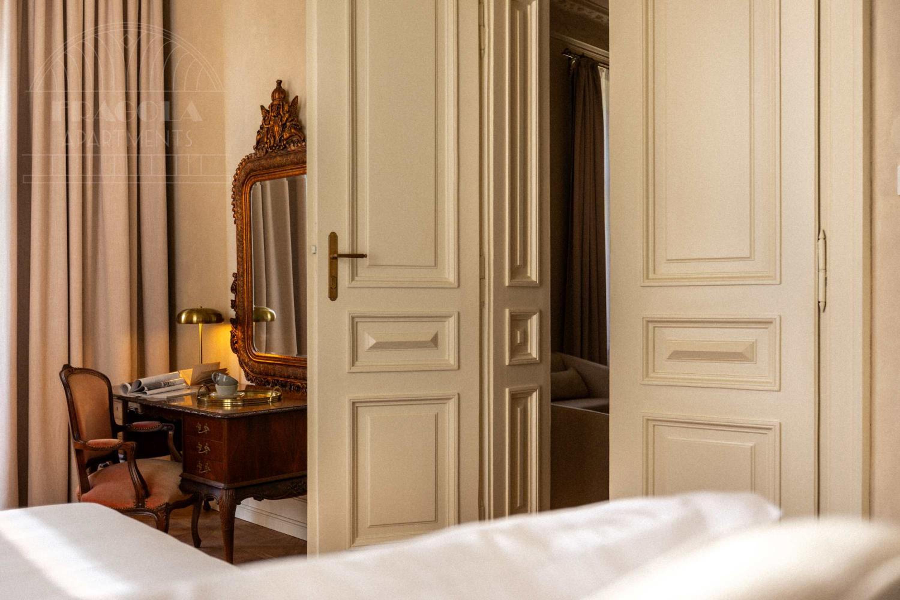 Fragola Apartments Le Jardin - classy, spacious Old Town apartments