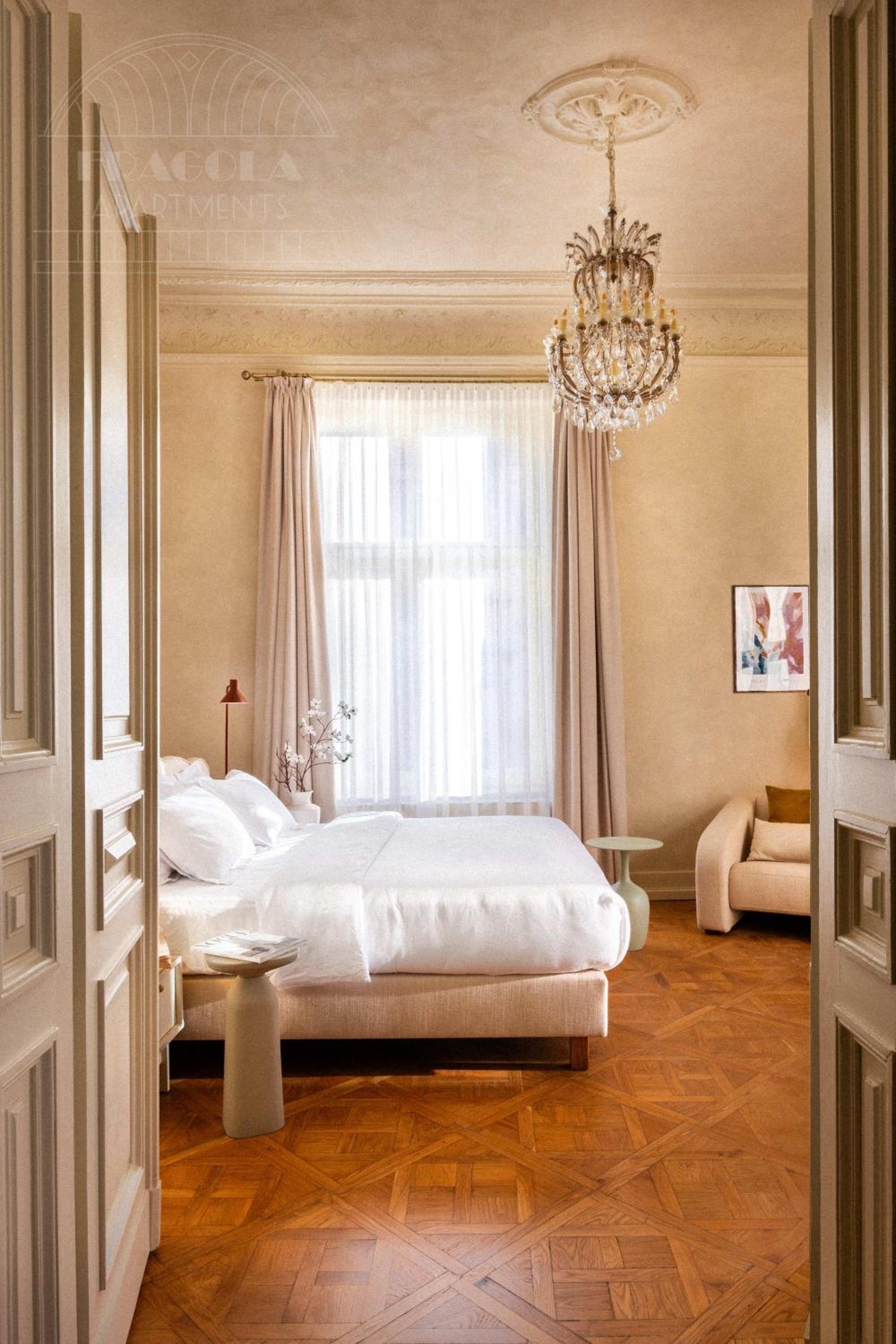 Fragola Apartments Le Jardin - classy, spacious Old Town apartments