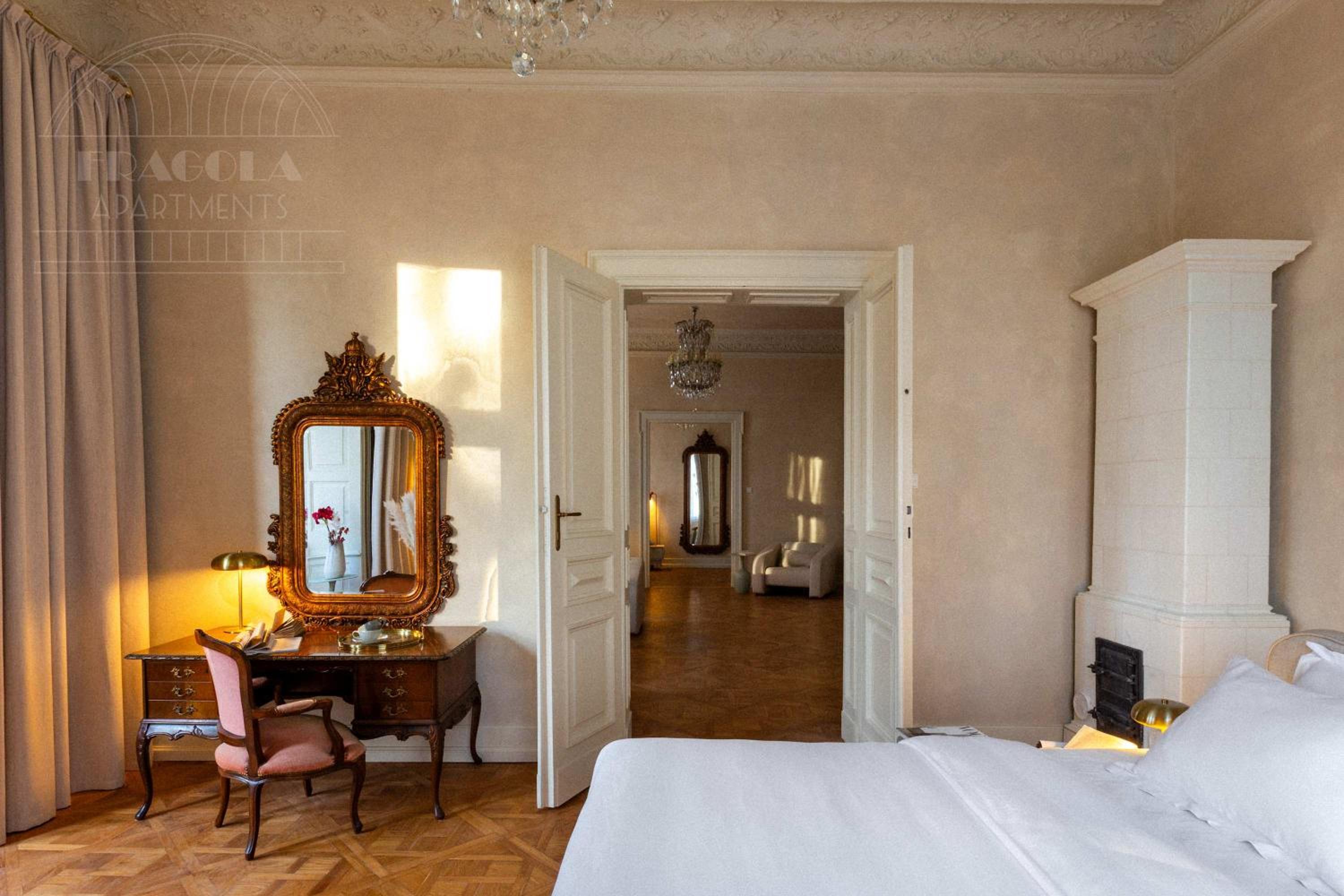 Fragola Apartments Le Jardin - classy, spacious Old Town apartments