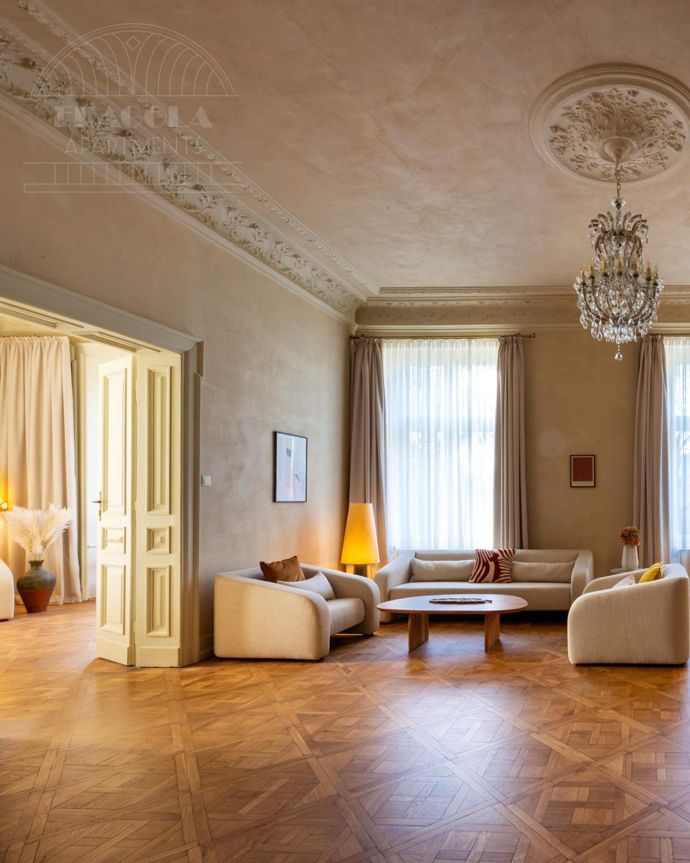 Fragola Apartments Le Jardin - classy, spacious Old Town apartments