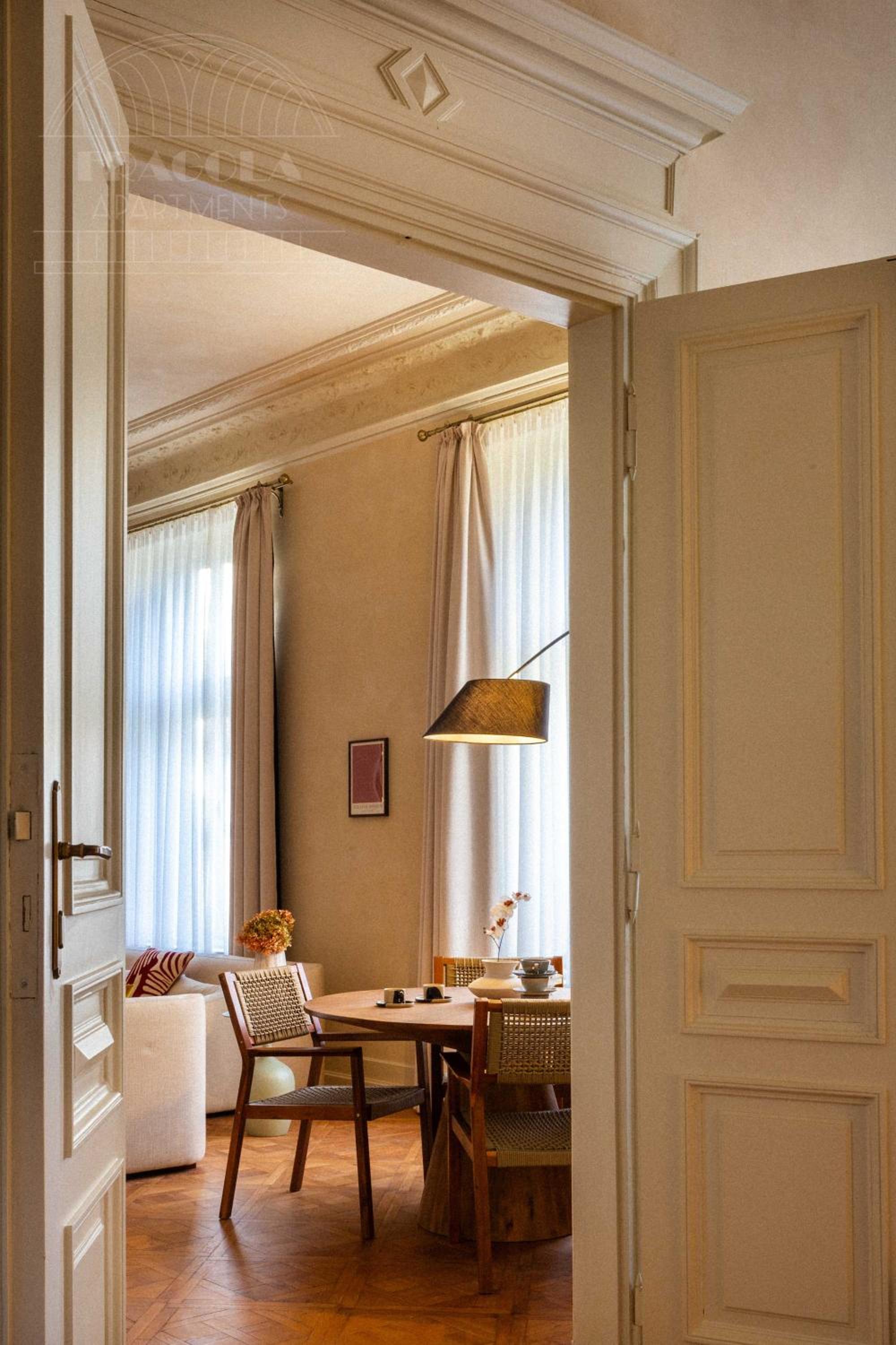 Fragola Apartments Le Jardin - classy, spacious Old Town apartments