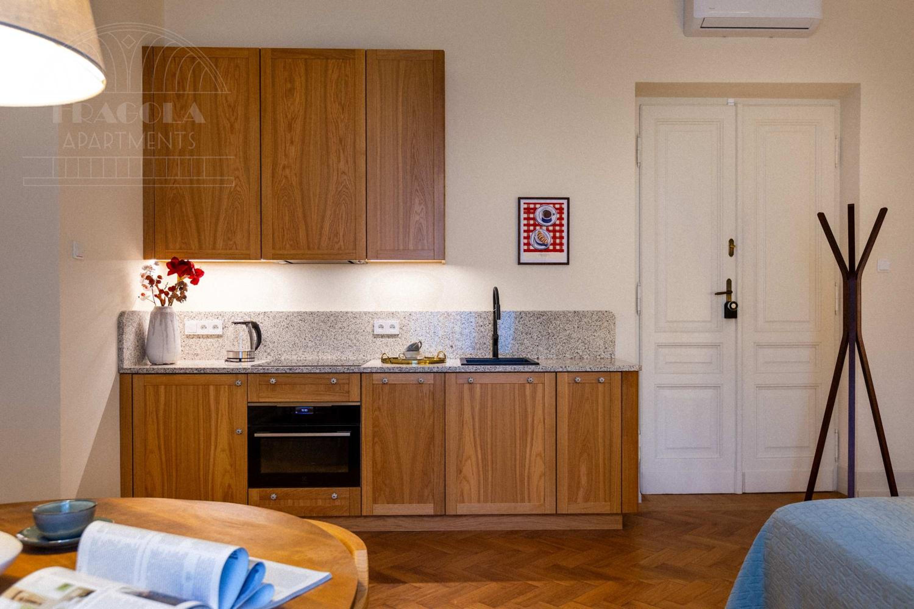 Fragola Apartments Le Jardin - classy, spacious Old Town apartments