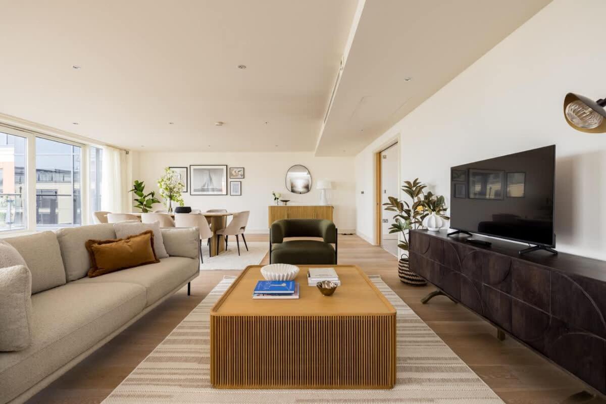 The Thames View - Stunning 3BDR Apartment with Terrace