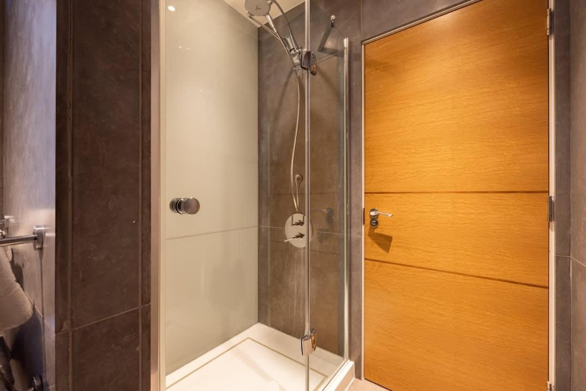 The Thames View - Stunning 3BDR Apartment with Terrace