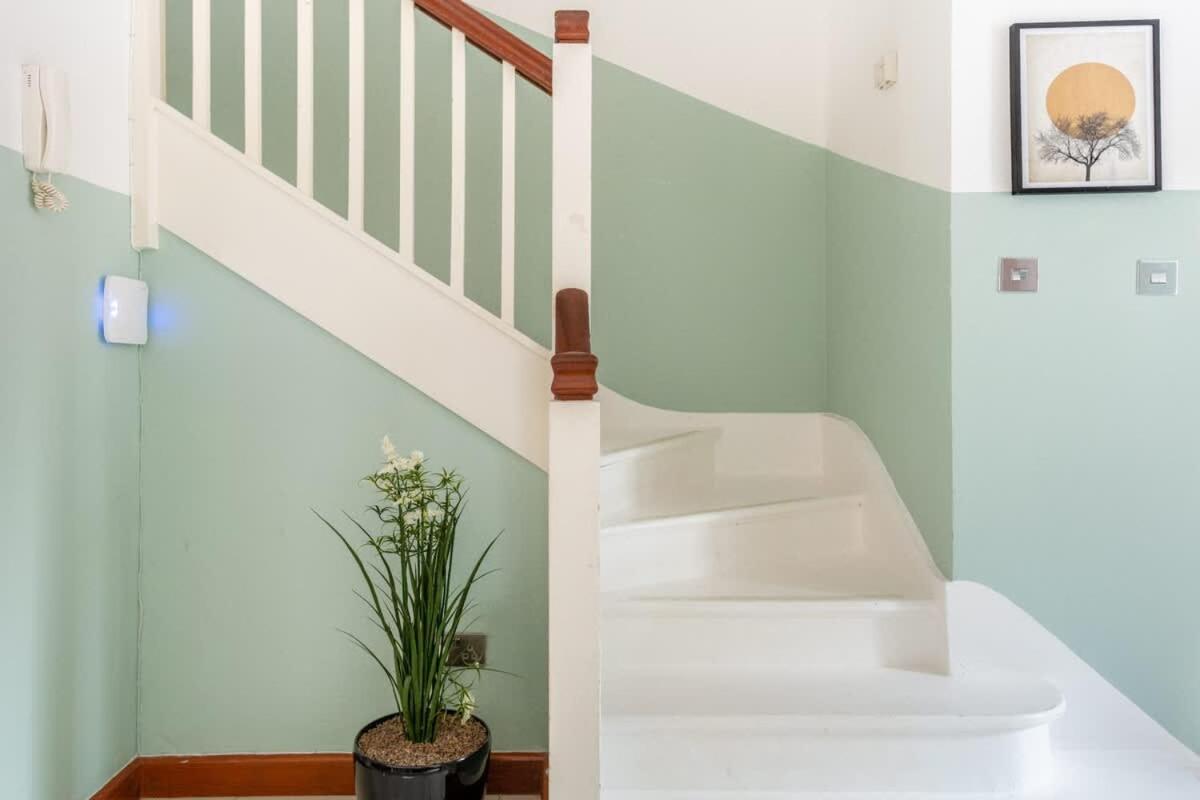 The Southwick Sanctuary - Large 6BDR with Terrace