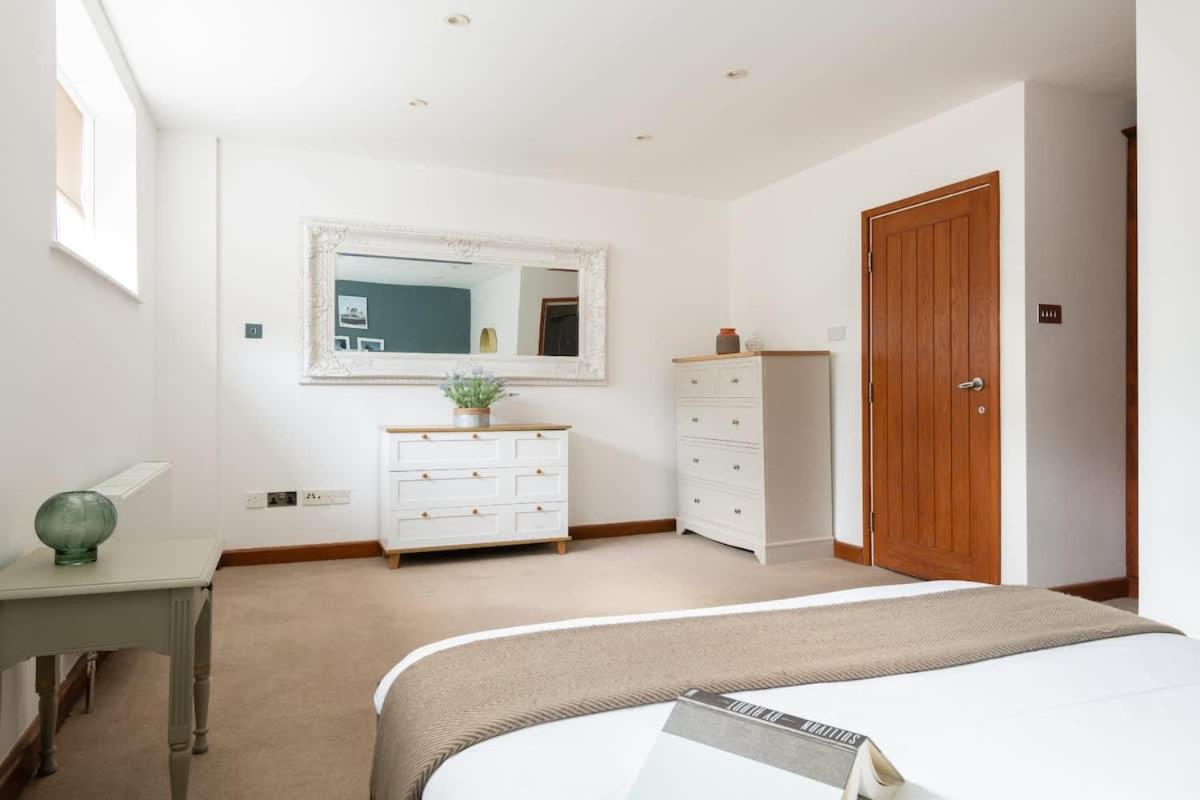 The Southwick Sanctuary - Large 6BDR with Terrace