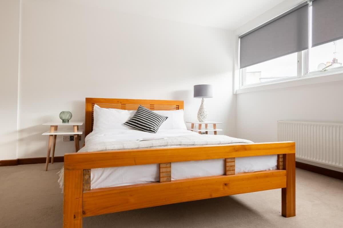 The Southwick Sanctuary - Large 6BDR with Terrace