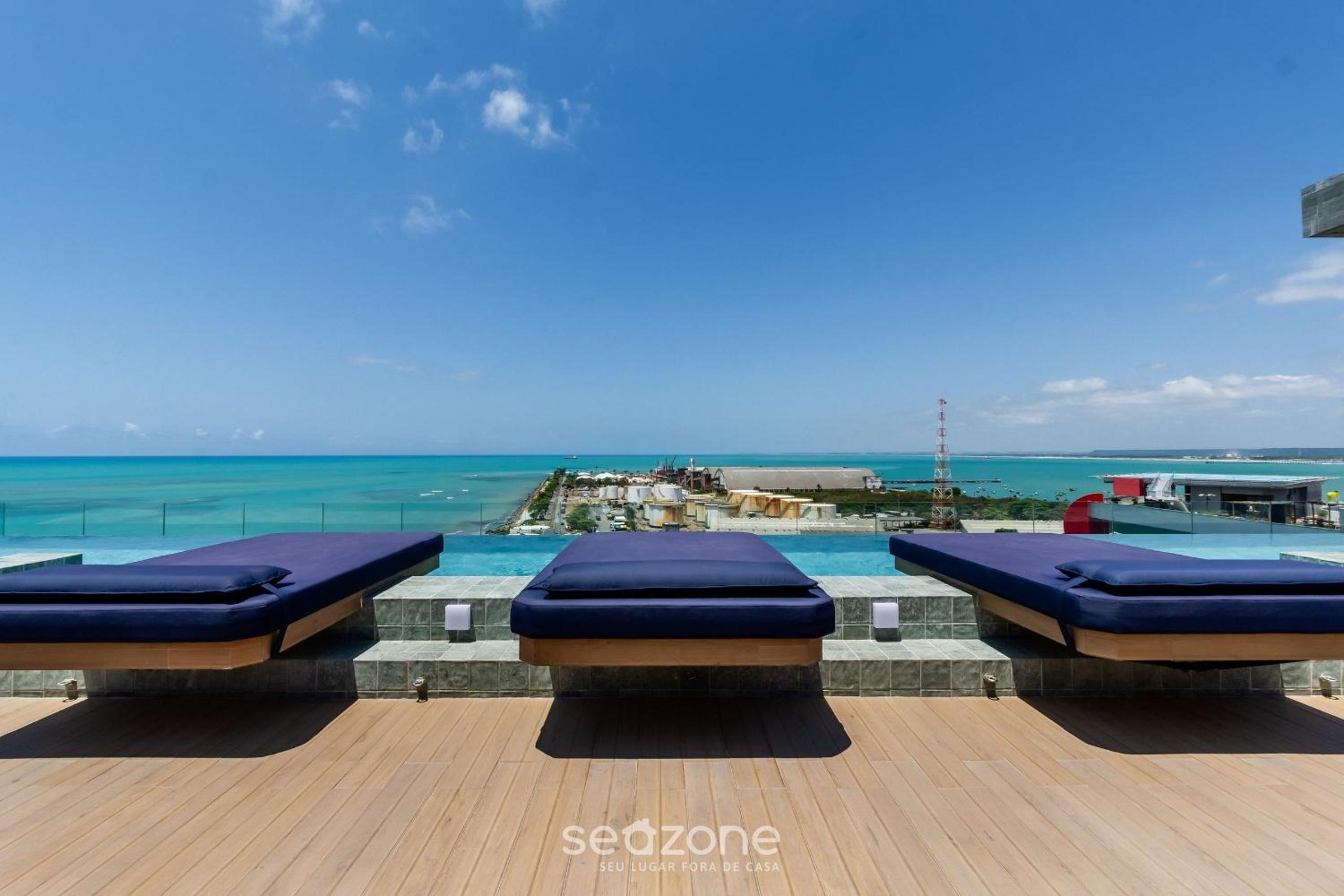 NWTs - Studios in Building with Sea View