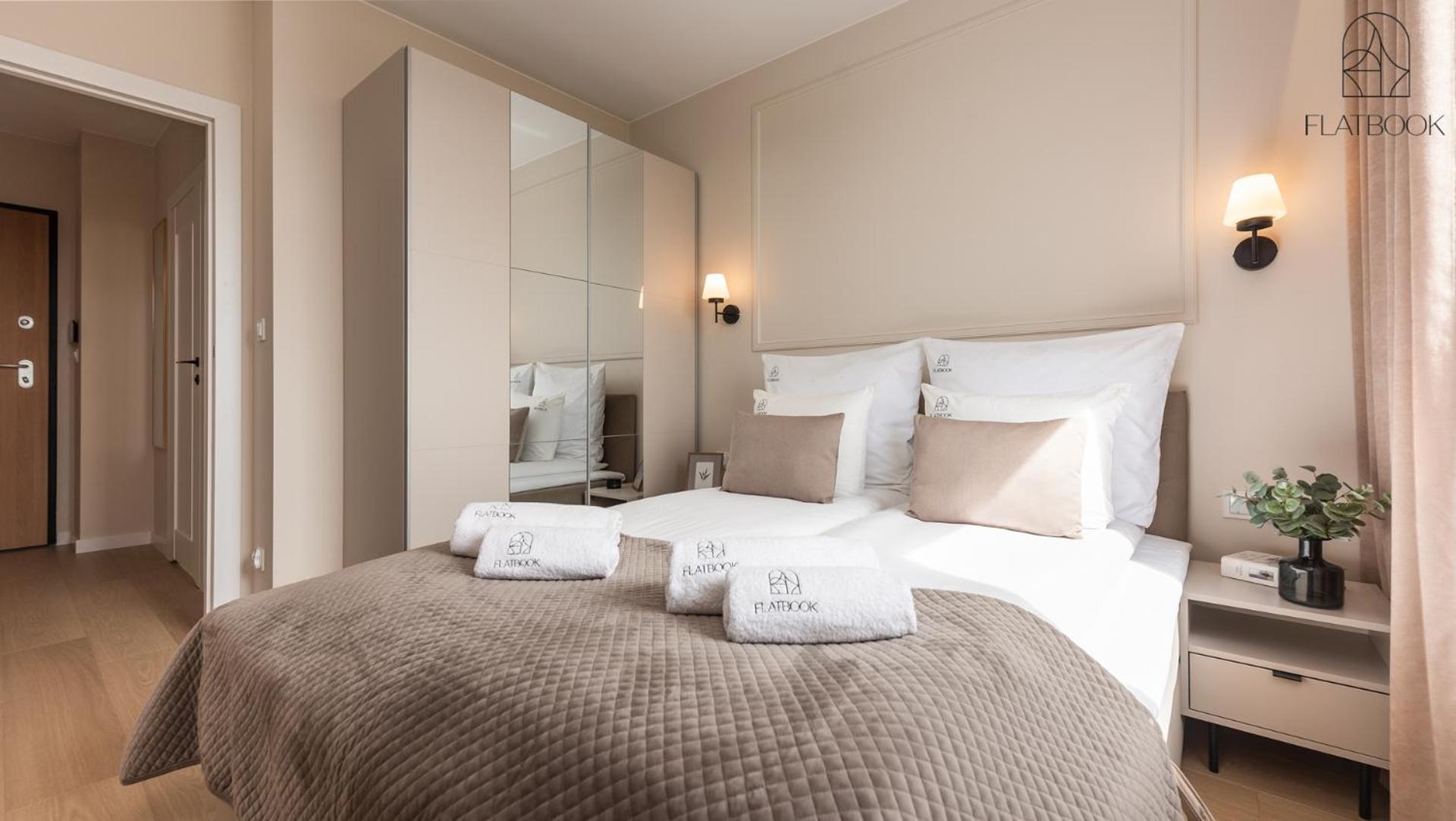 Flatbook - Seaside Apartments Nowa Letnica with a Rooftop Viewing Terrace & Gym
