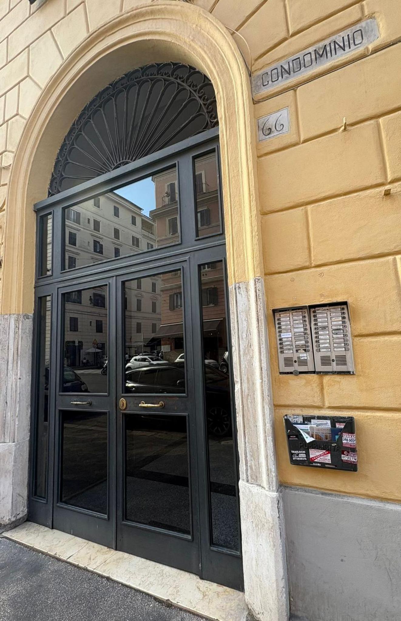 Anna Bijoux - Vatican City & Metro Ottaviano