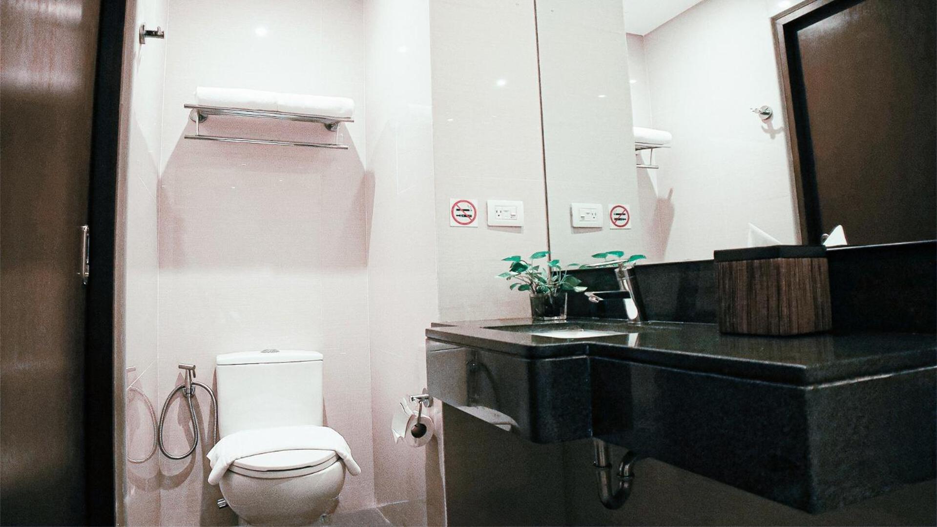 Private Rooms in Historic Manila Chinatown