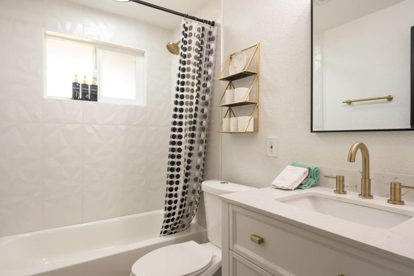 Mile High Haven, HOT TUB, 5BR