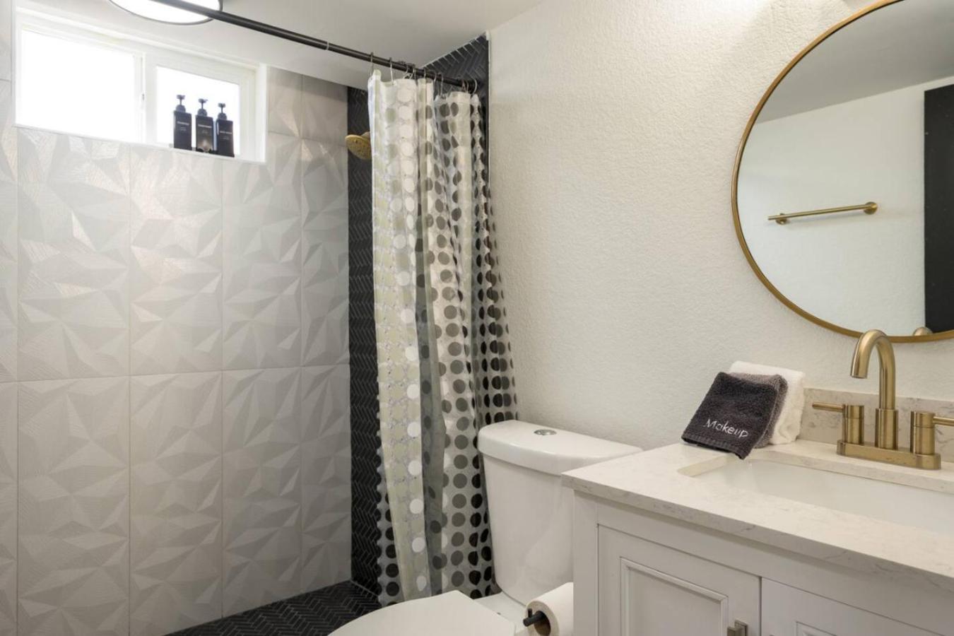 Mile High Haven, HOT TUB, 5BR