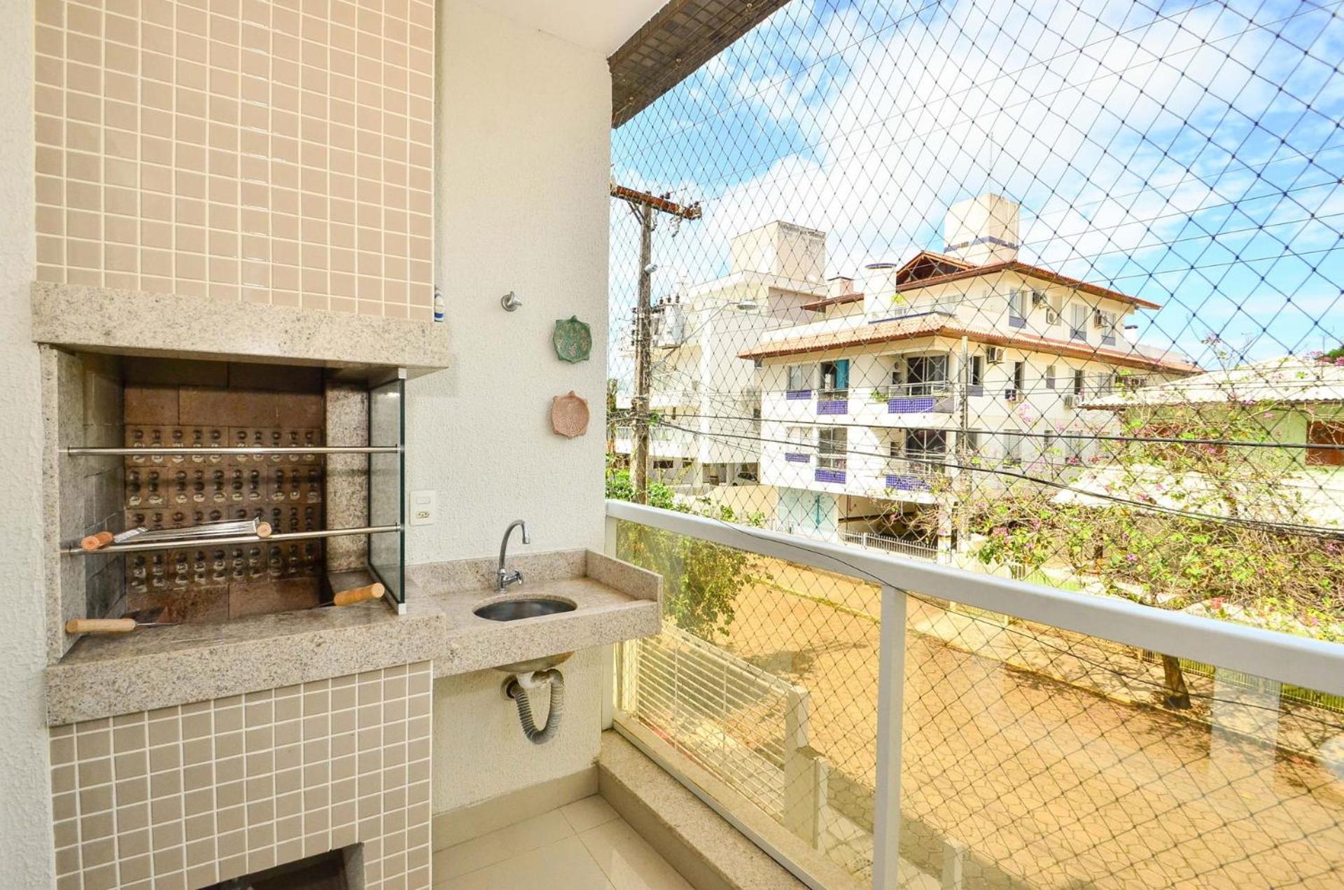 Jurerê para 6 hóspedes a 2 quadras da praia N1705